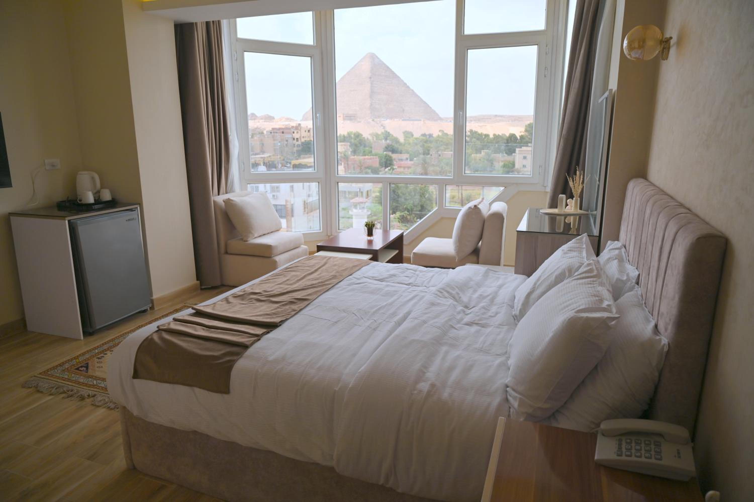 Pyramids Wonders Hotel