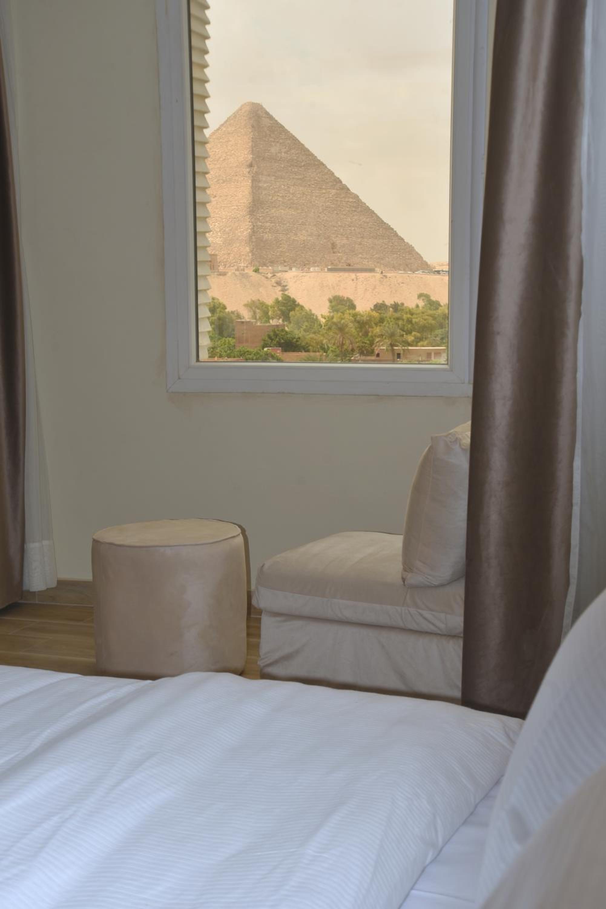 Pyramids Wonders Hotel