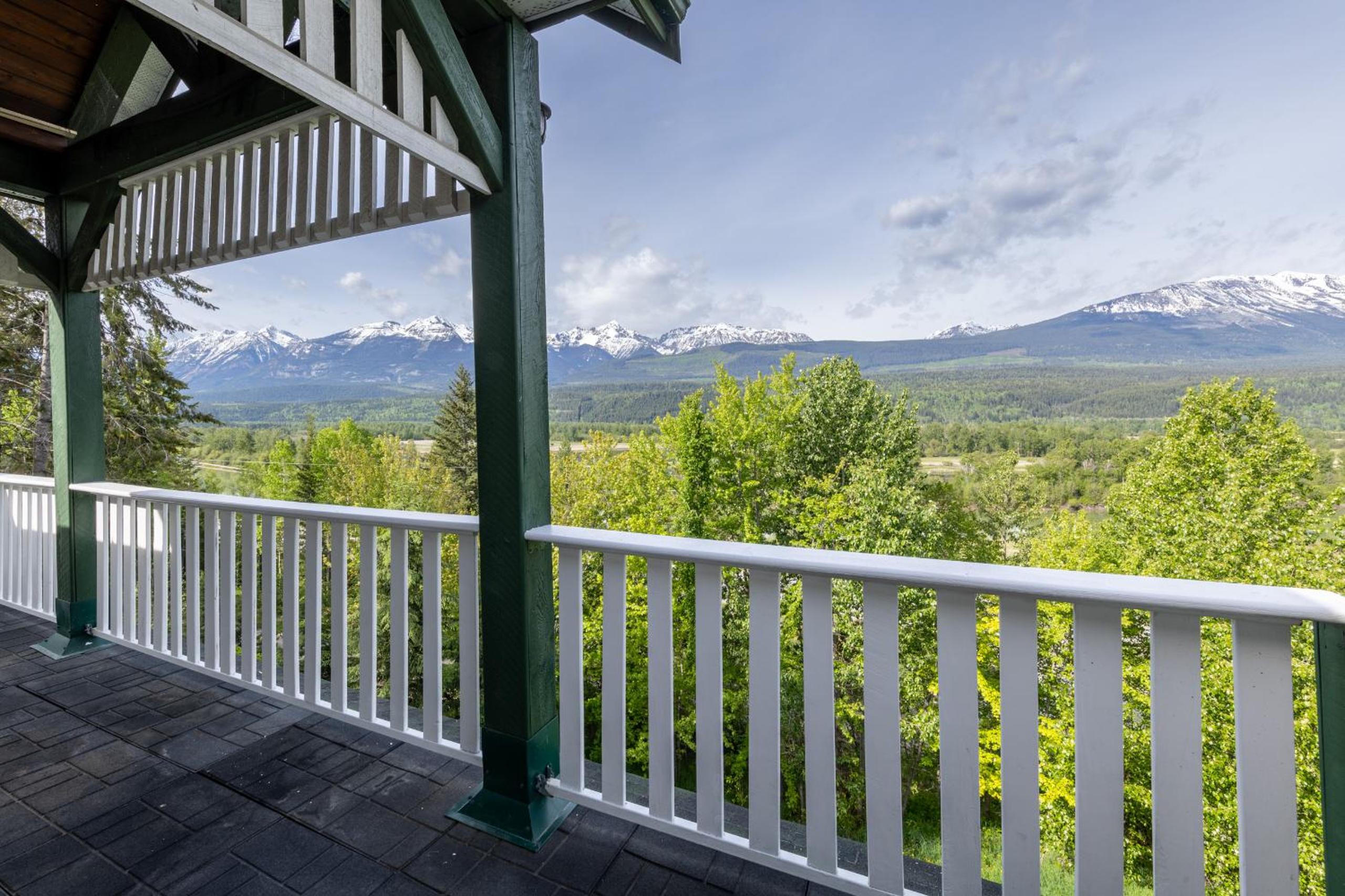 Golden Vacations - 2mins to Town, AC  Sauna, Self Check-in, Full Kitchen, Free Laundry  Parking, Family Pet Friendly, Comfortably Sleeps Up To 10 - Property Image 106