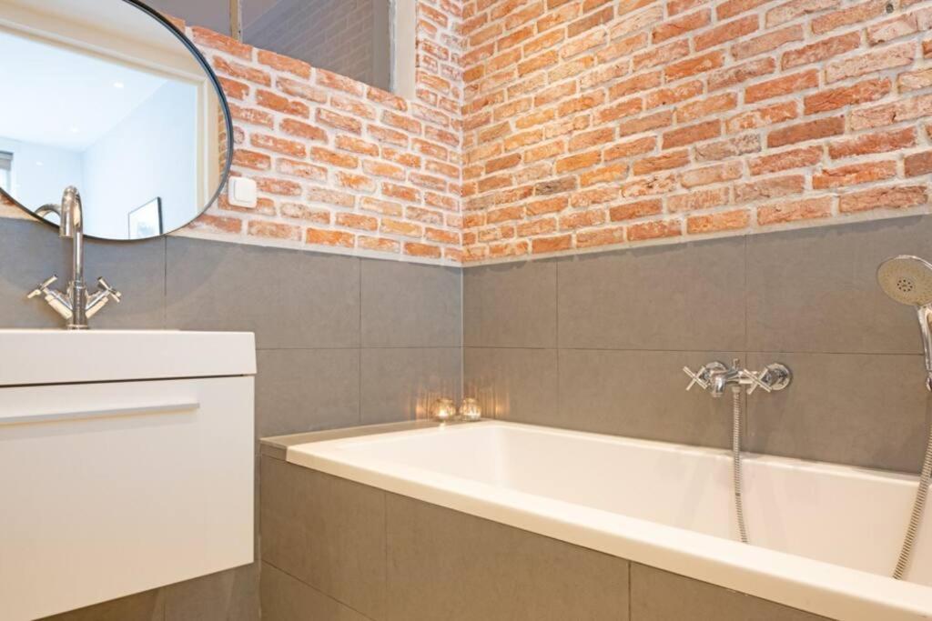 TOP location 2 bedroom groundfloor home with garden view 4
