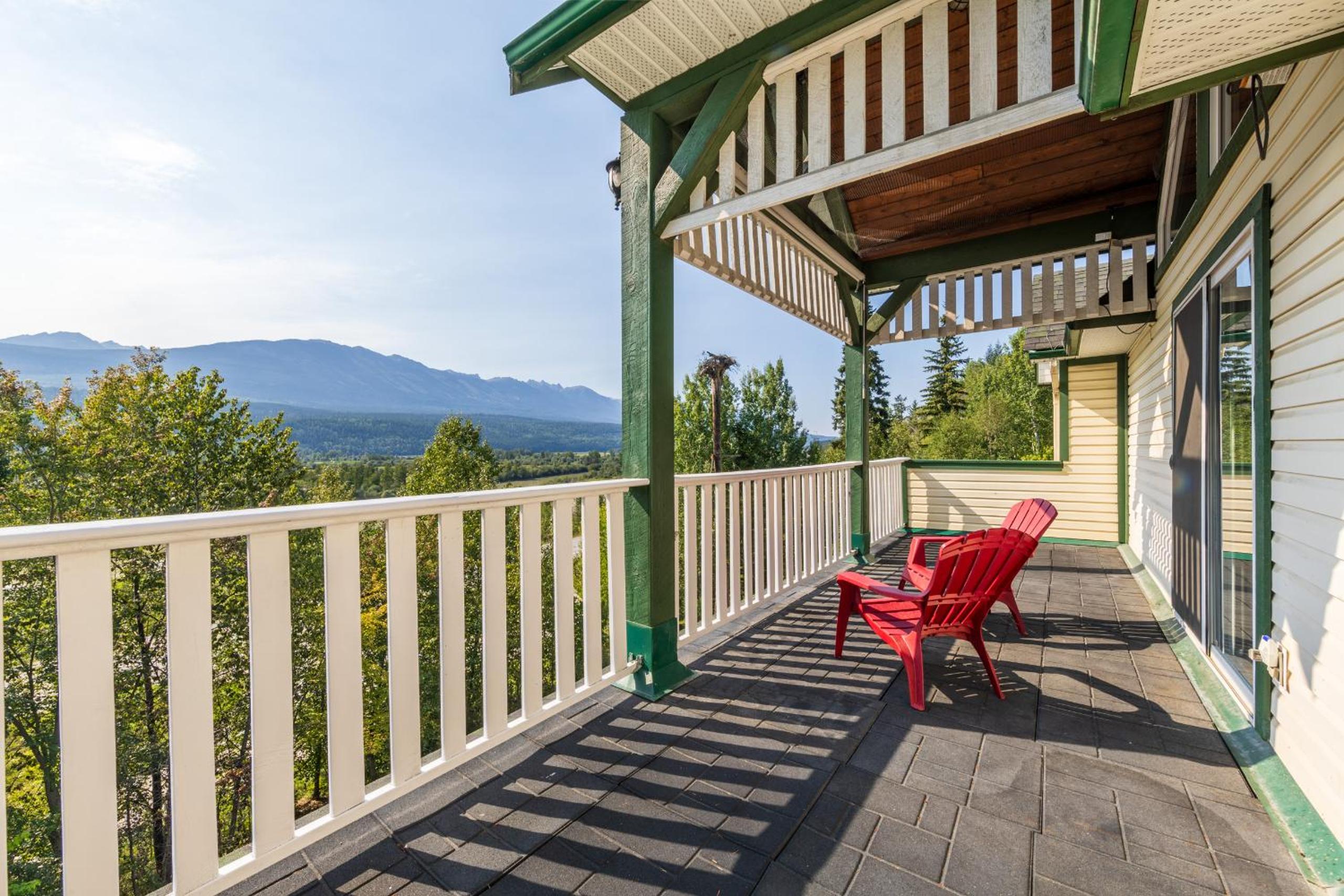 Golden Vacations - 2mins to Town, AC  Sauna, Self Check-in, Full Kitchen, Free Laundry  Parking, Family Pet Friendly, Comfortably Sleeps Up To 10 - Property Image 110