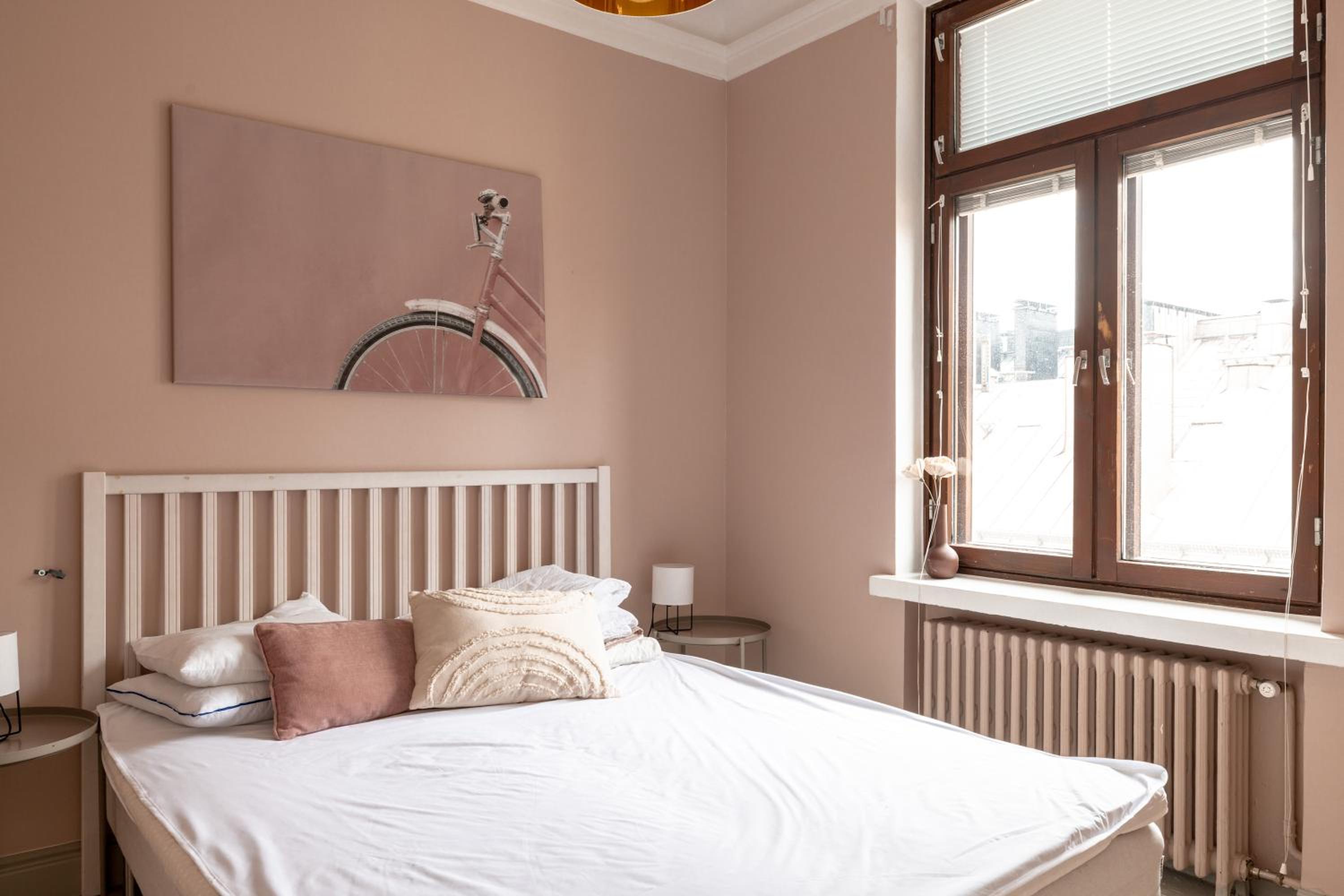 2ndhomes Beautiful 127 m2 3BR Top Floor Apartment in Historically Valuable Building in Helsinki City Center view 4