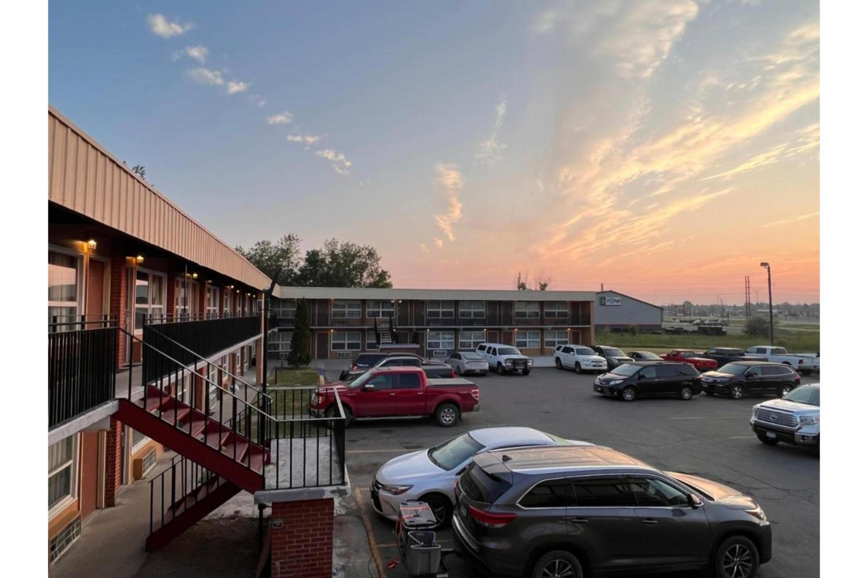 Devils Lake Inn By OYO Near Devils Lake Regional Airport view 4
