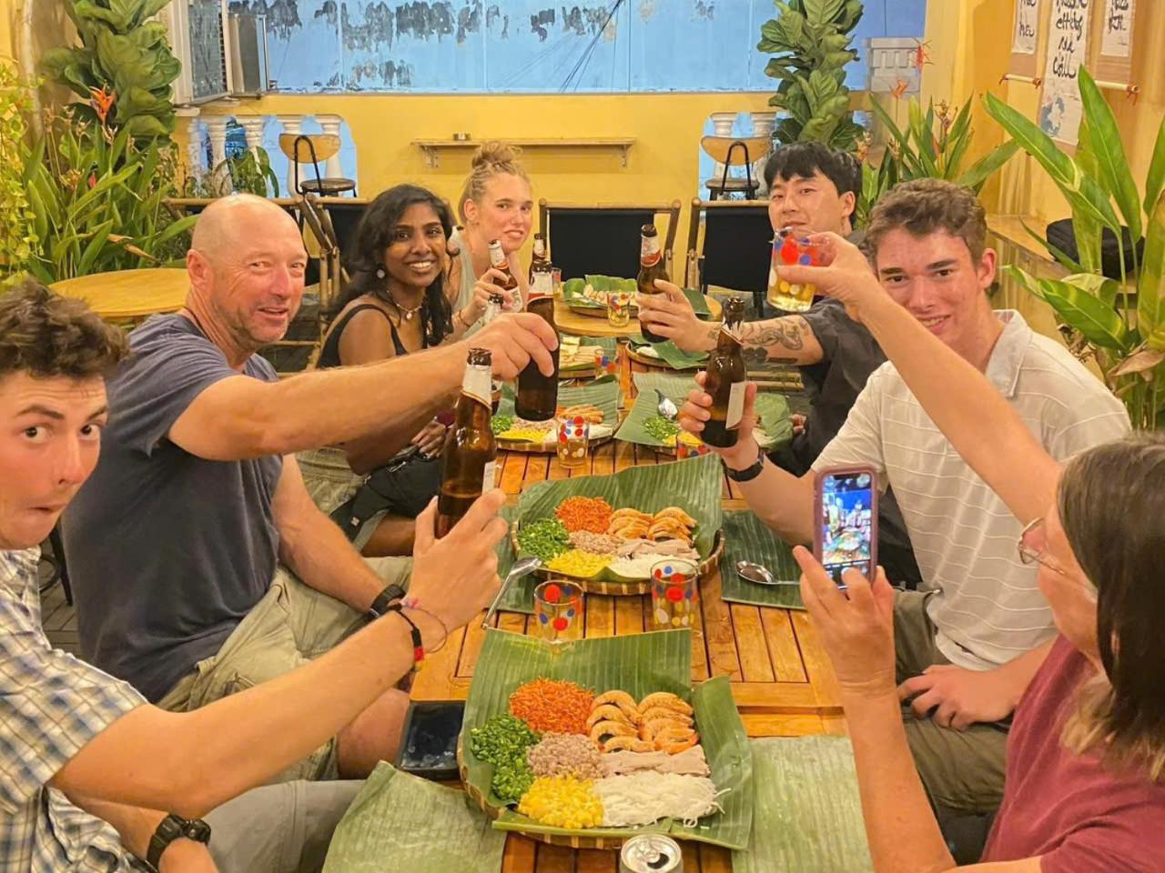 Saigon Authentic Hostel - Local Vibes, City Tours, Cooking Dinner, Evening Streetfood, Free Menu Breakfast, Gym & Rooftop