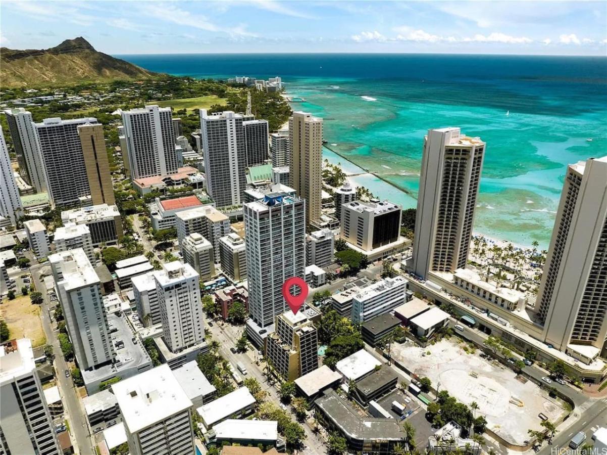 Hawaiian Oasis in Waikiki