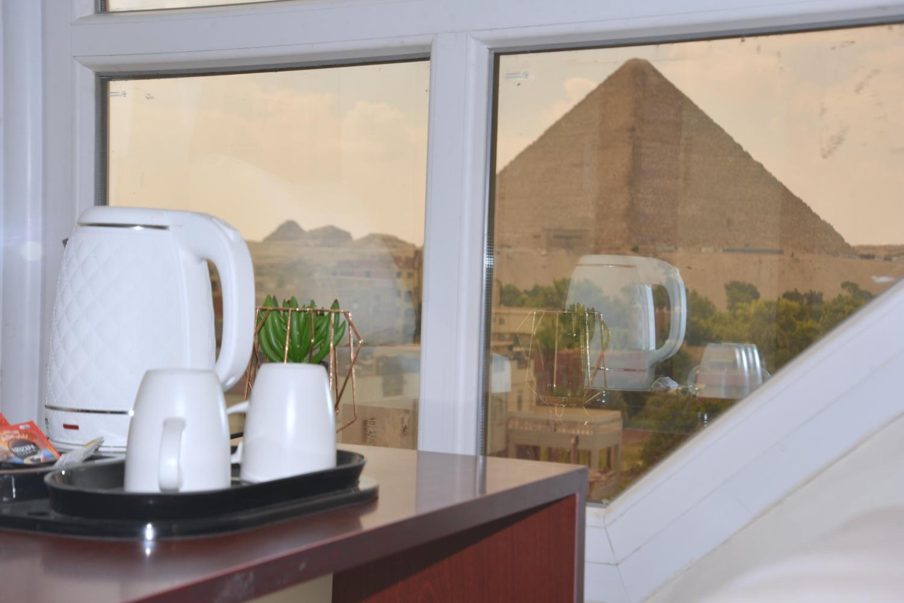 Pyramids Wonders Hotel