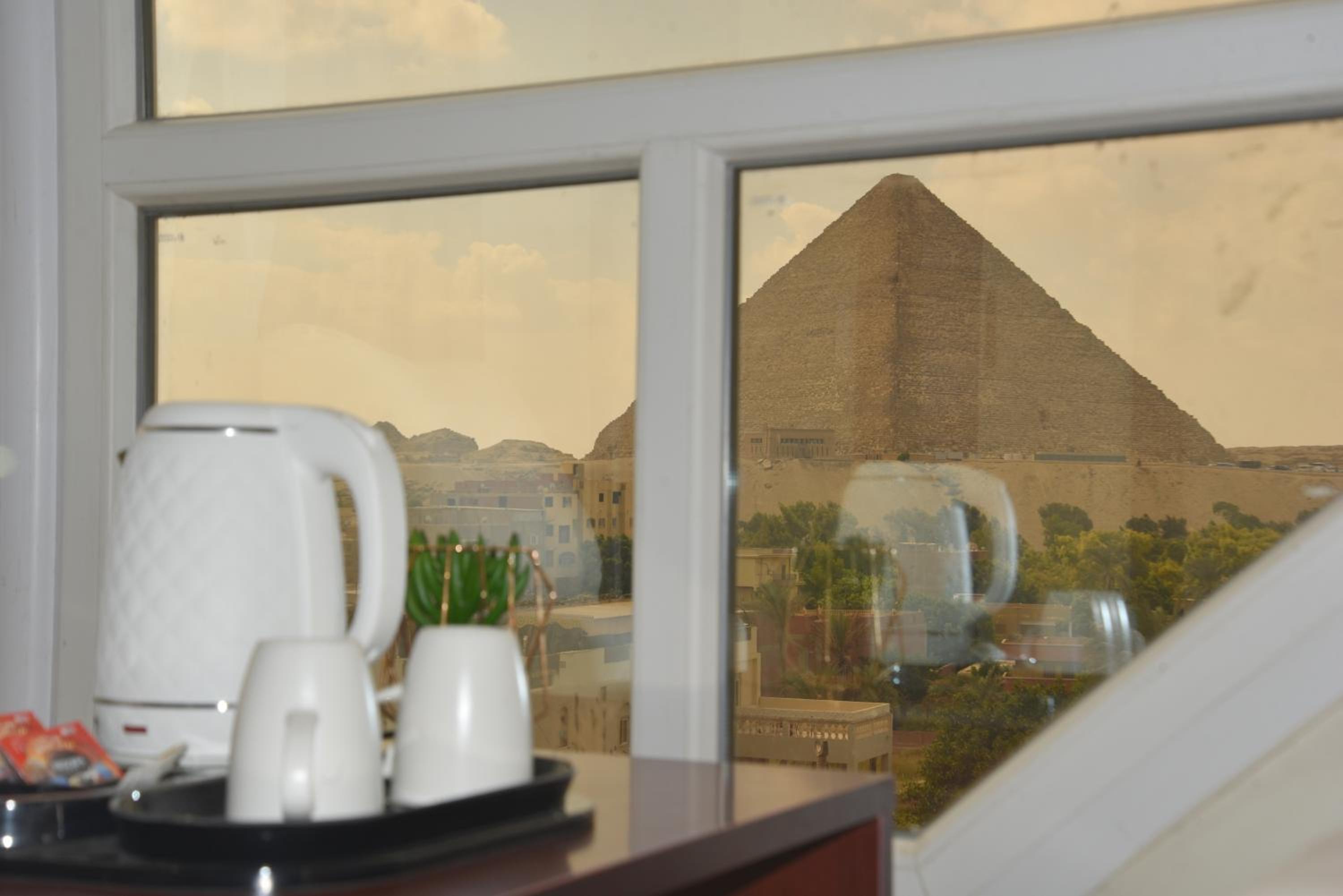 Pyramids Wonders Hotel