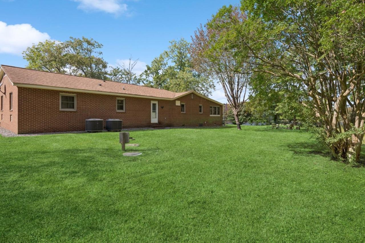 River Nirvana - River front property - Deep water boat dock - Property Image 25