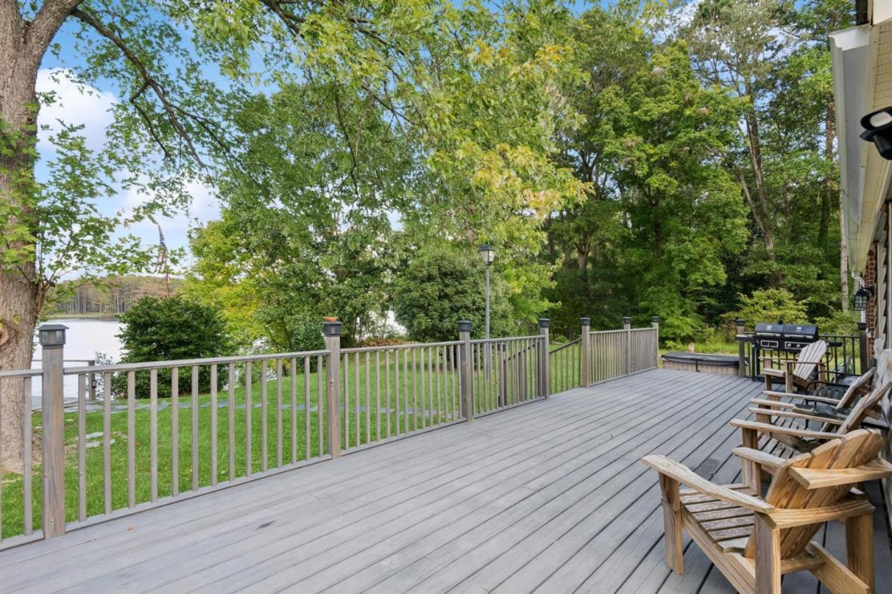 River Nirvana - River front property - Deep water boat dock - Property Image 19