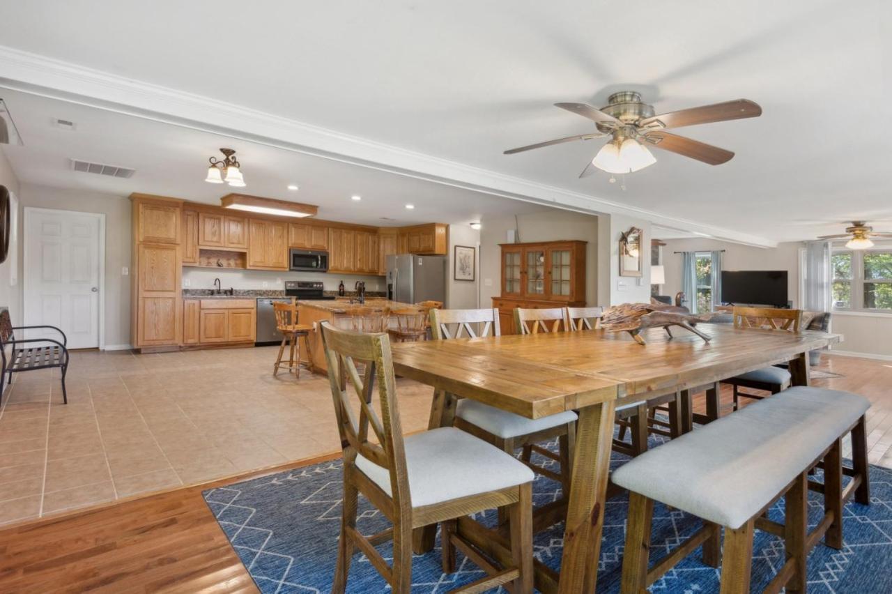 River Nirvana - River front property - Deep water boat dock - Property Image 2