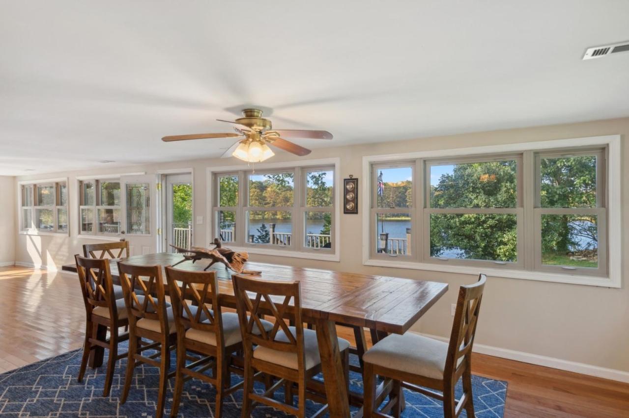 River Nirvana - River front property - Deep water boat dock - Property Image 4