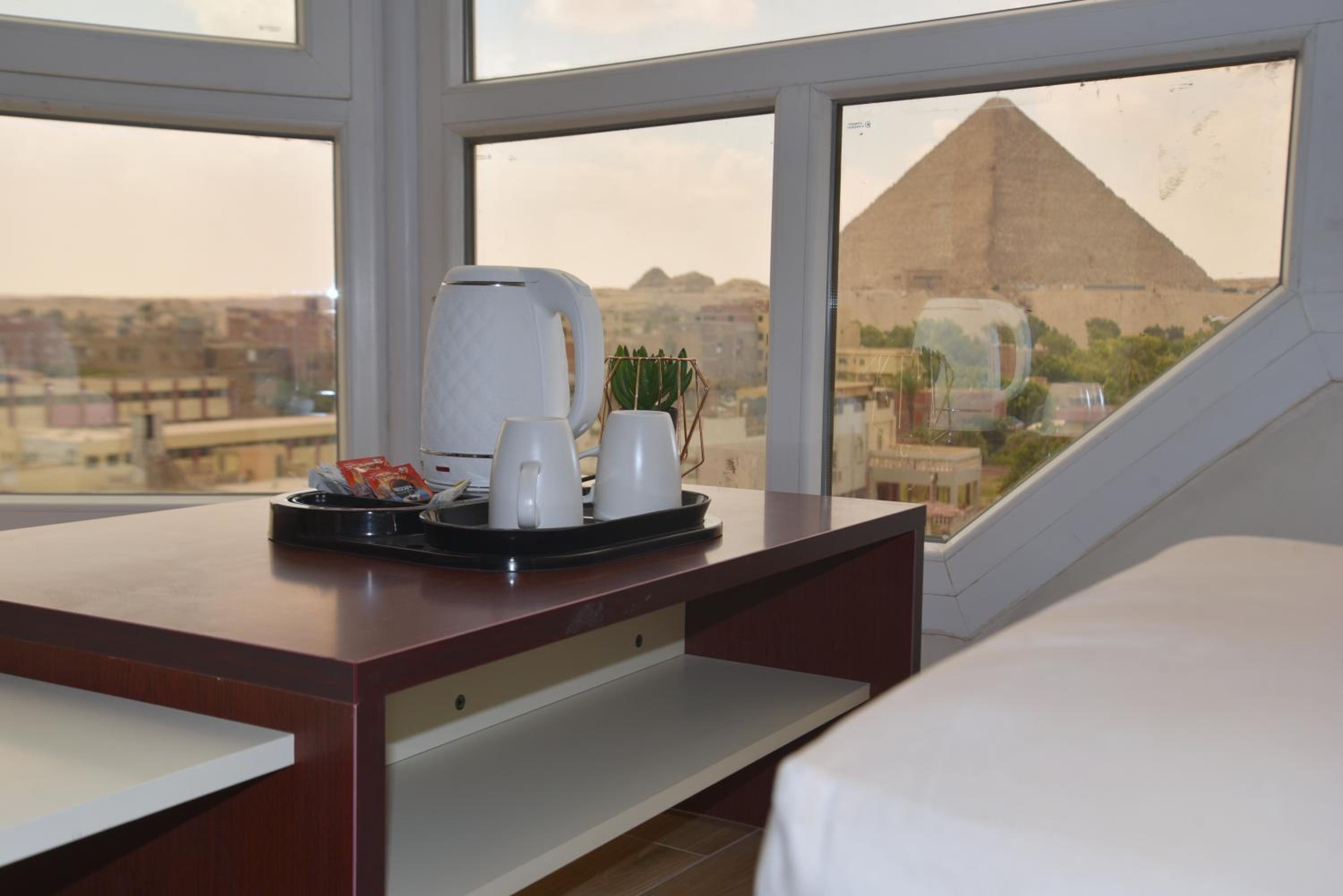 Pyramids Wonders Hotel