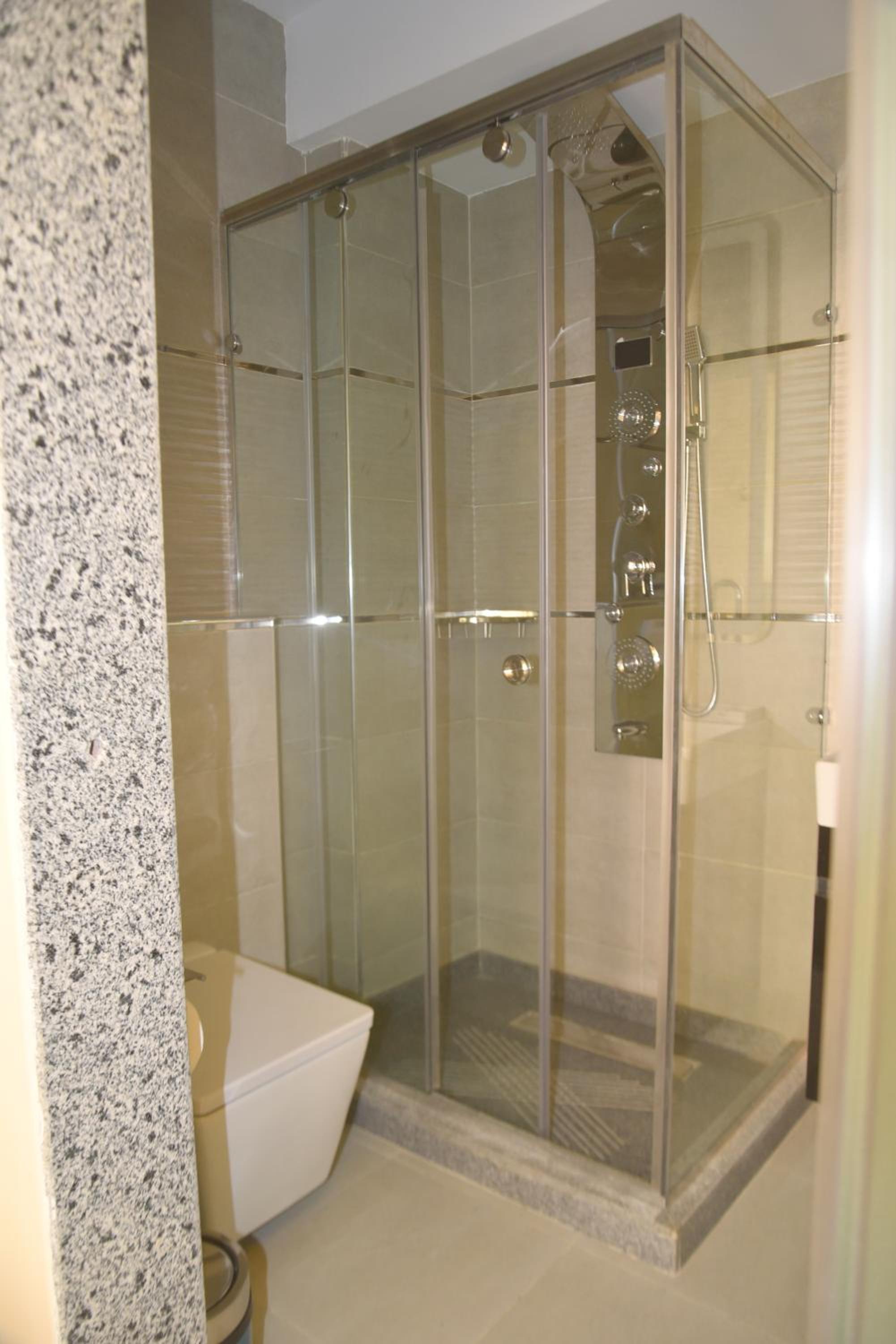 Pyramids Wonders Hotel
