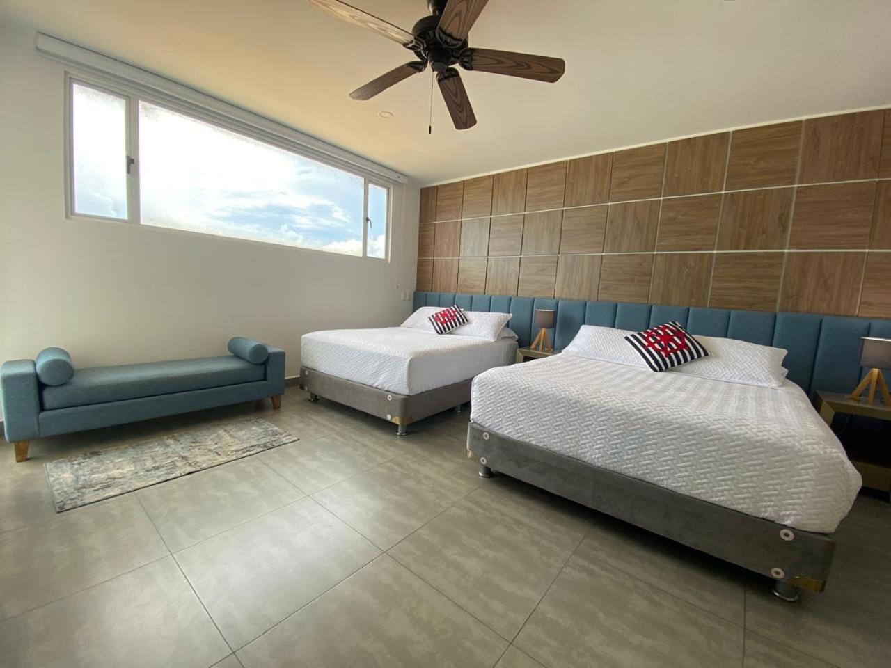 Ctgna 10 personas 3 habitaciones Playa Américas Morros