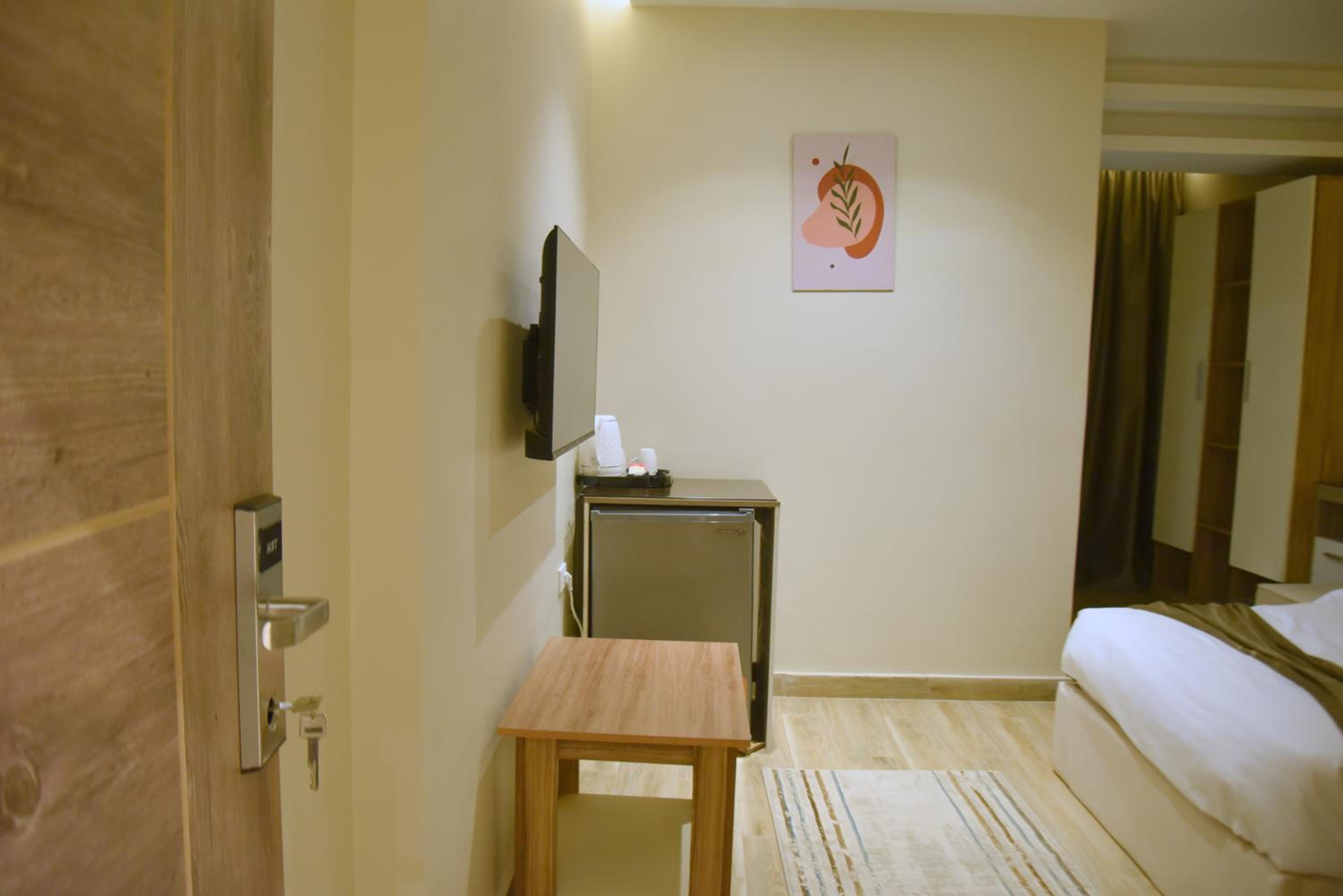 Pyramids Wonders Hotel