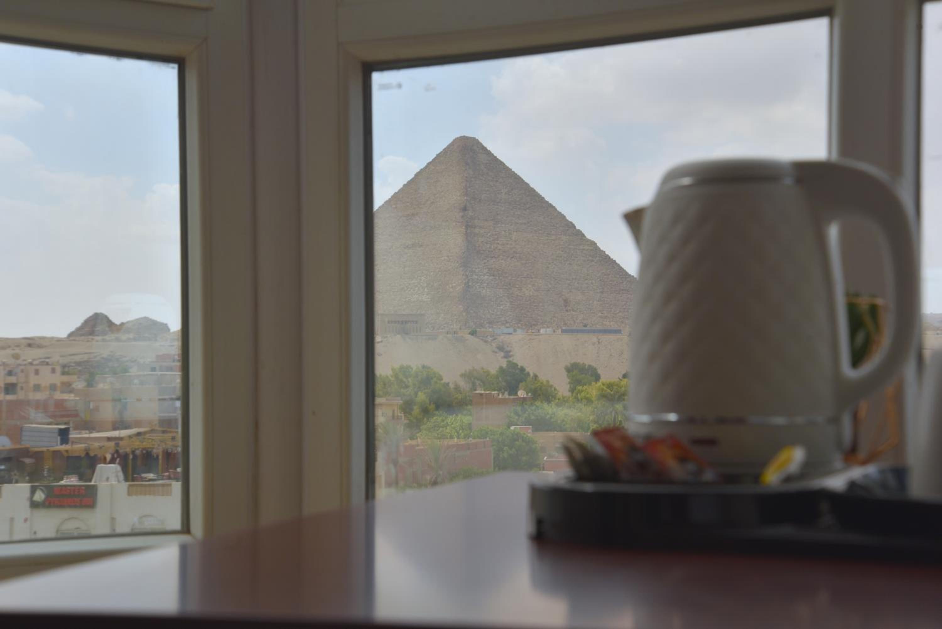 Pyramids Wonders Hotel