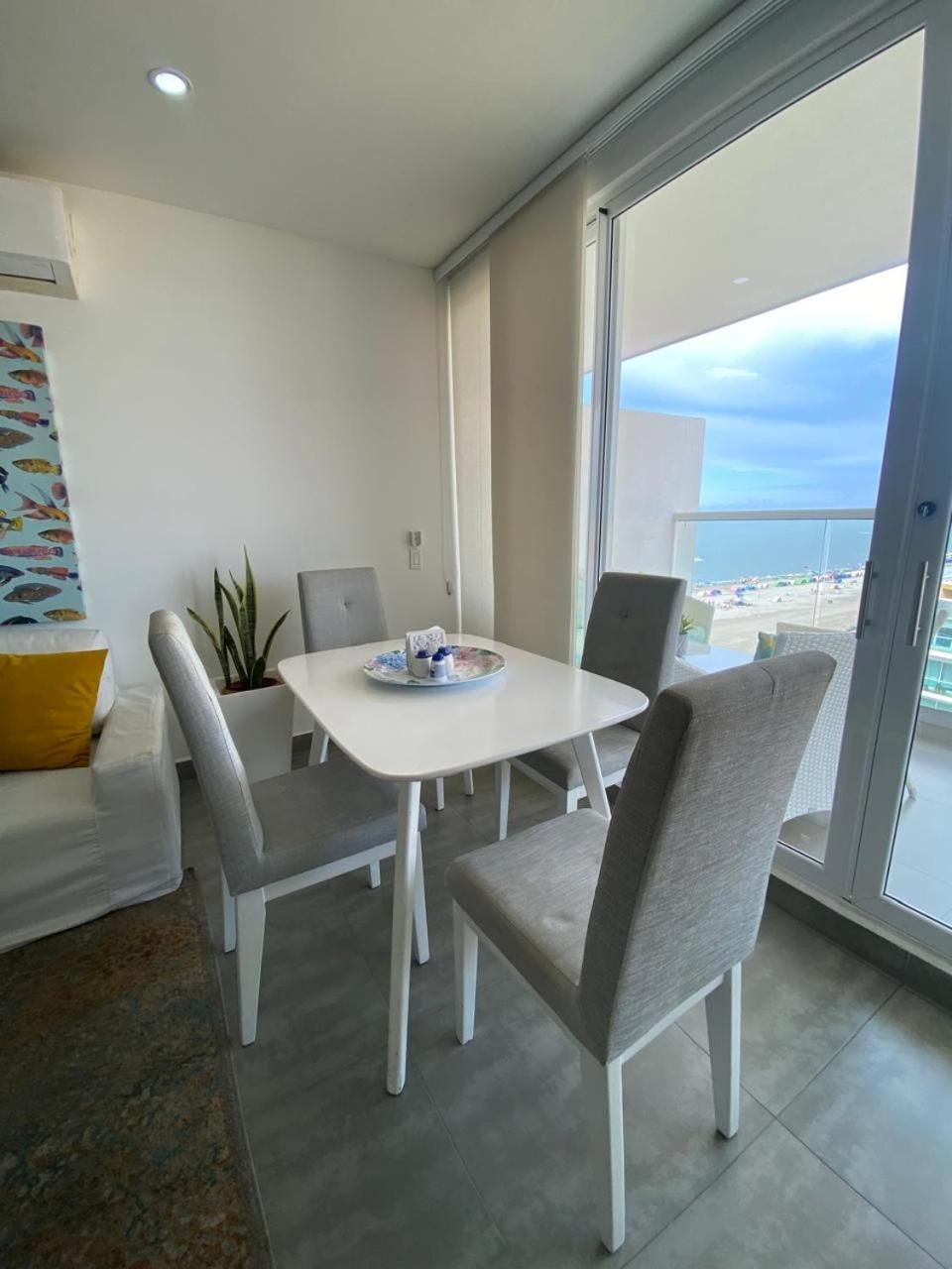 Ctgna 10 personas 3 habitaciones Playa Américas Morros