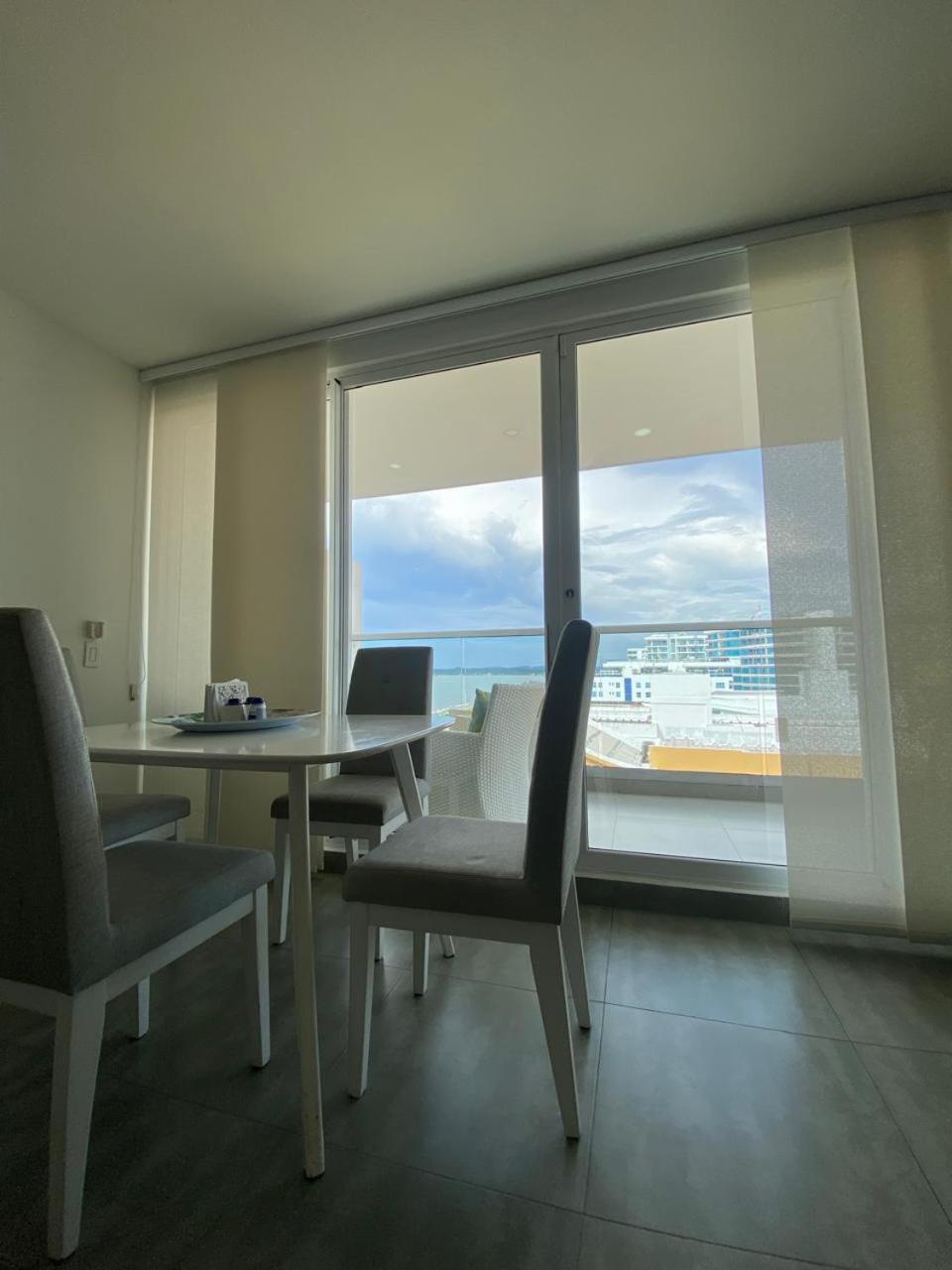 Ctgna 10 personas 3 habitaciones Playa Américas Morros