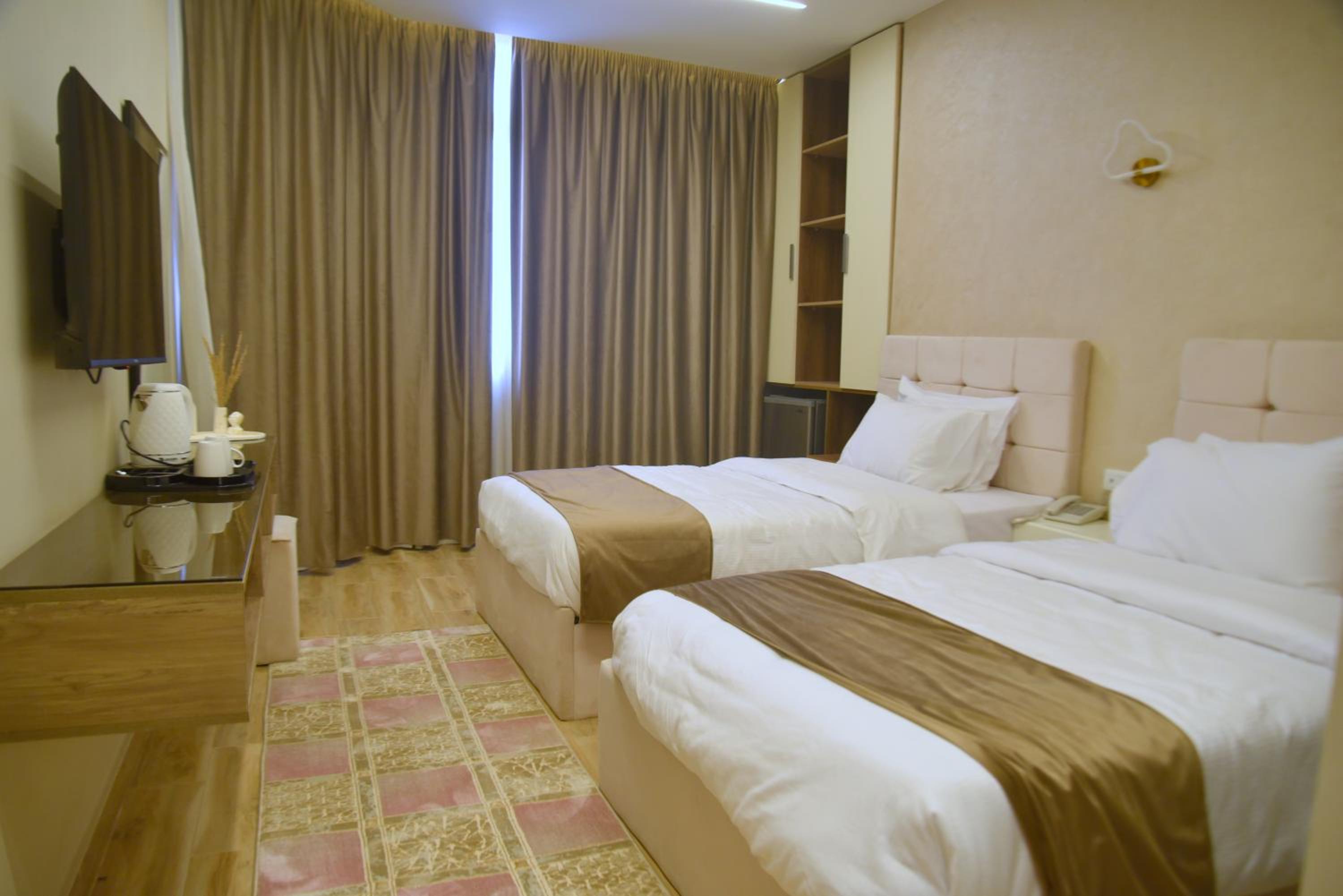 Pyramids Wonders Hotel