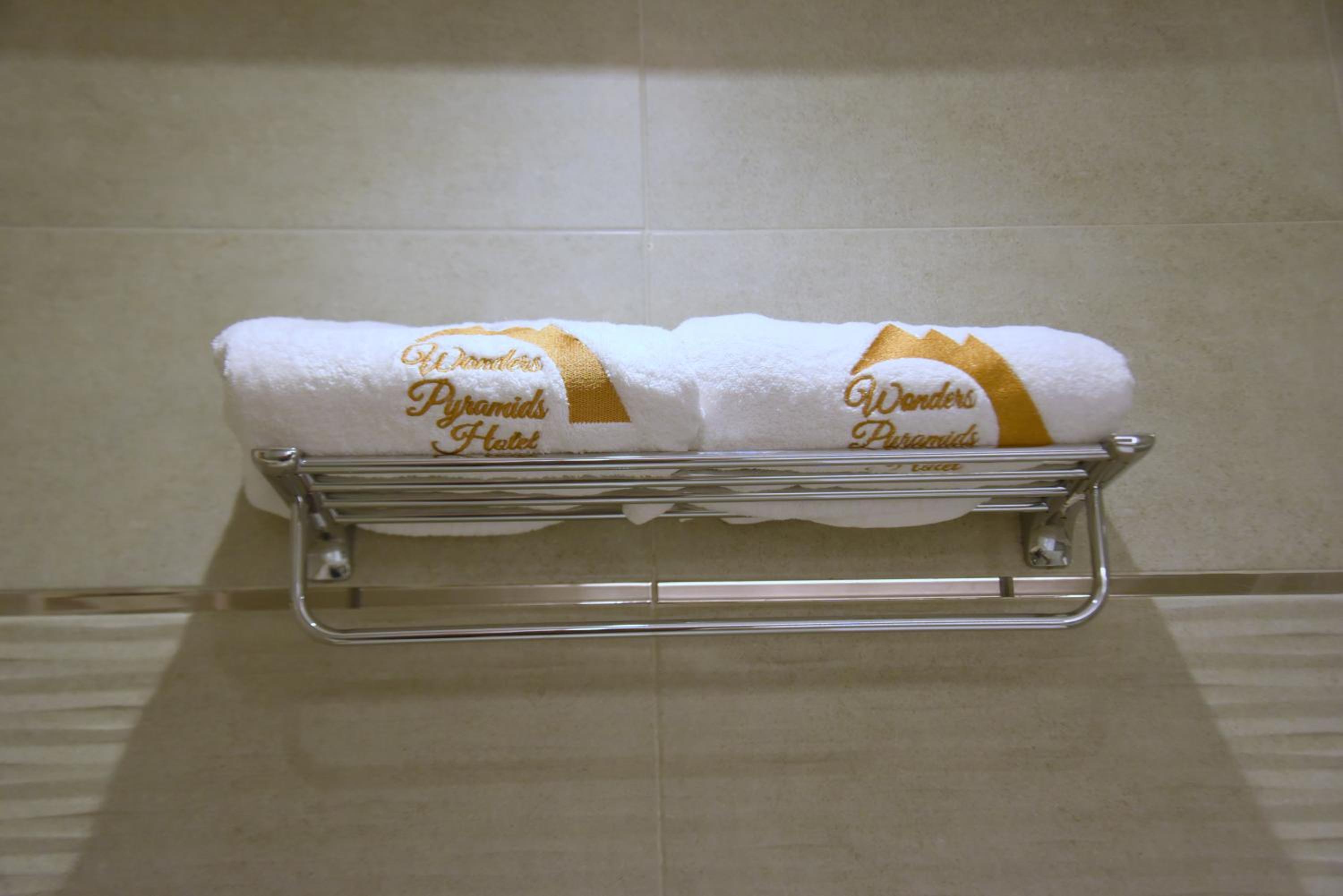 Pyramids Wonders Hotel