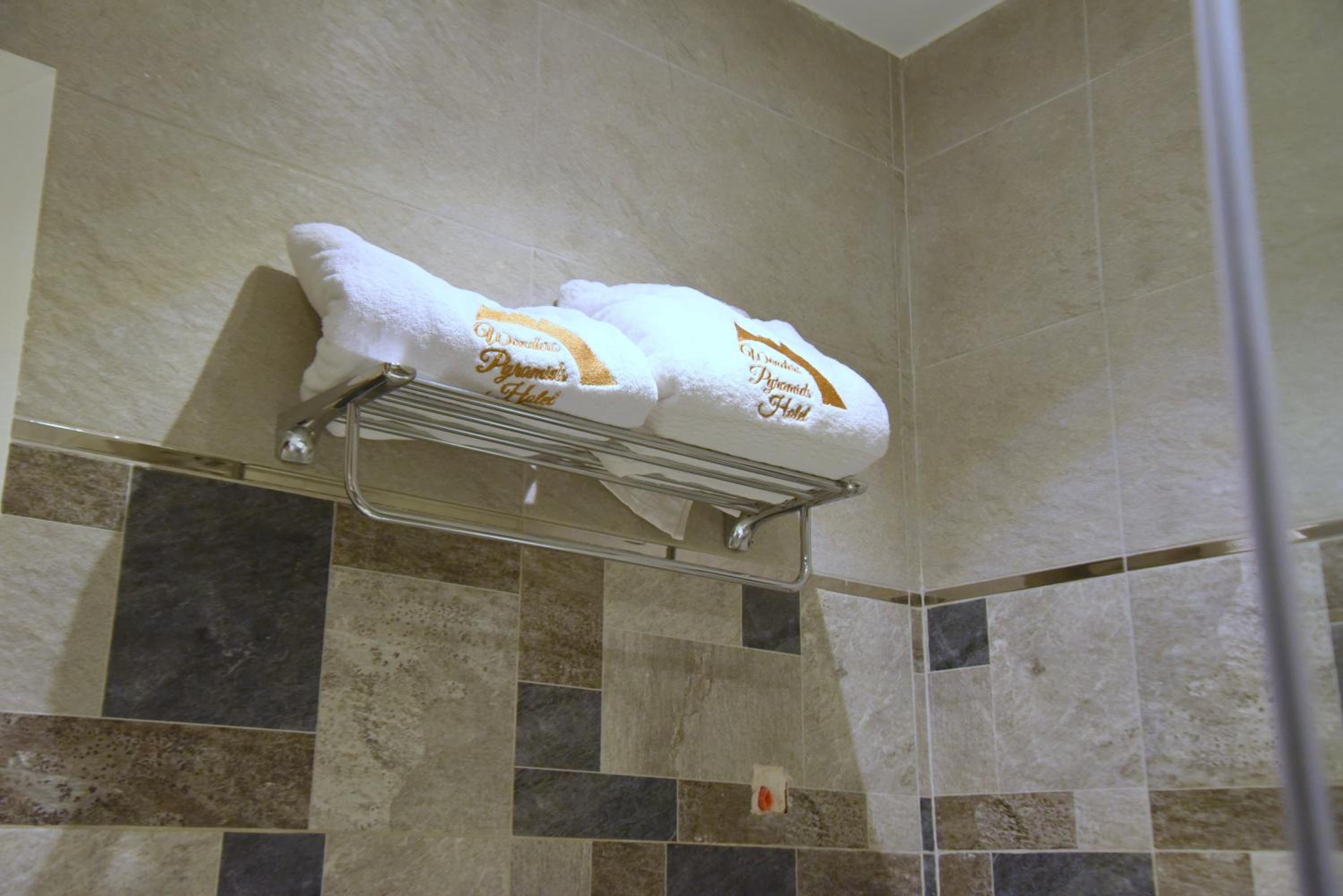 Pyramids Wonders Hotel