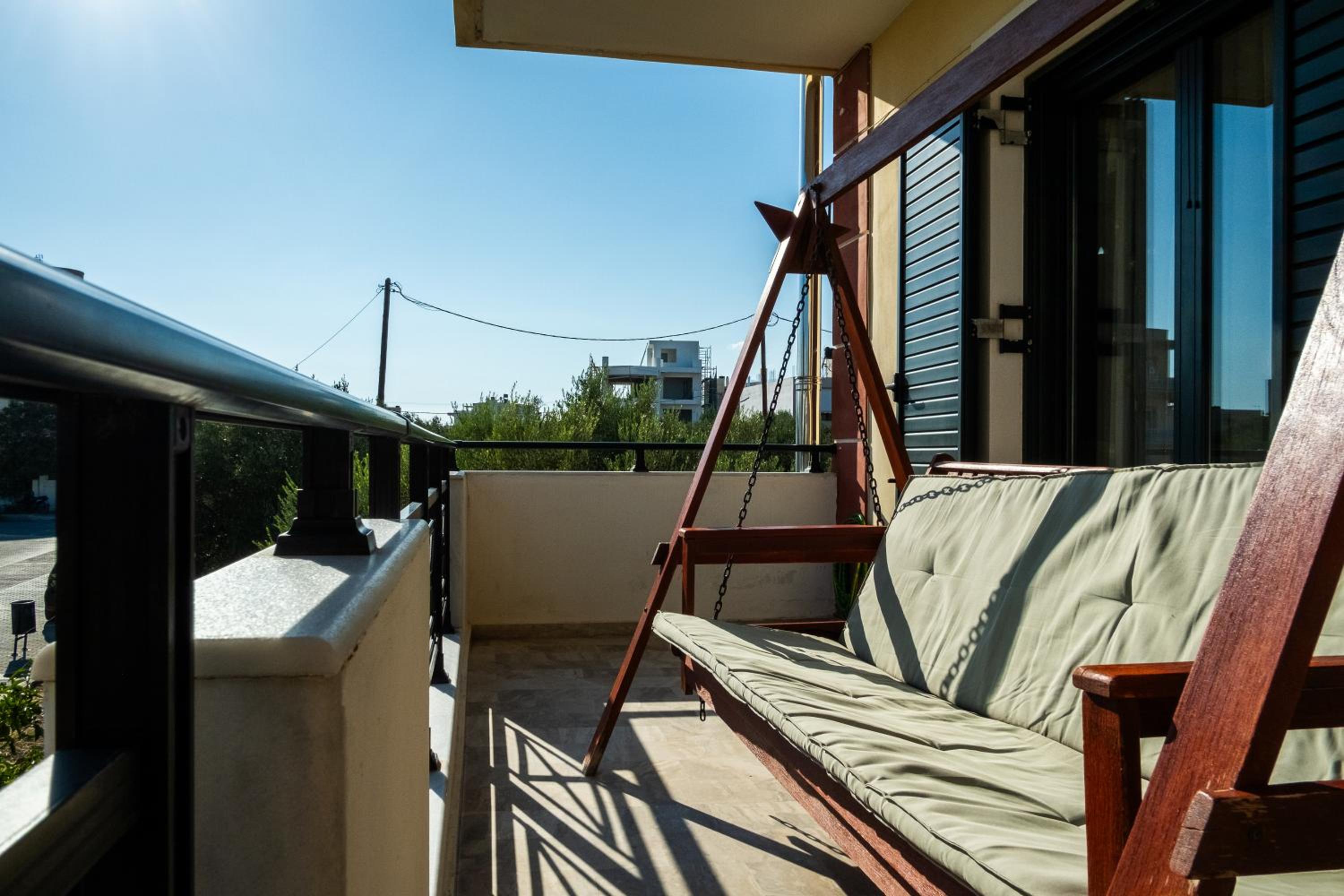 Spacious House in a Quiet Neighbourhood view 4