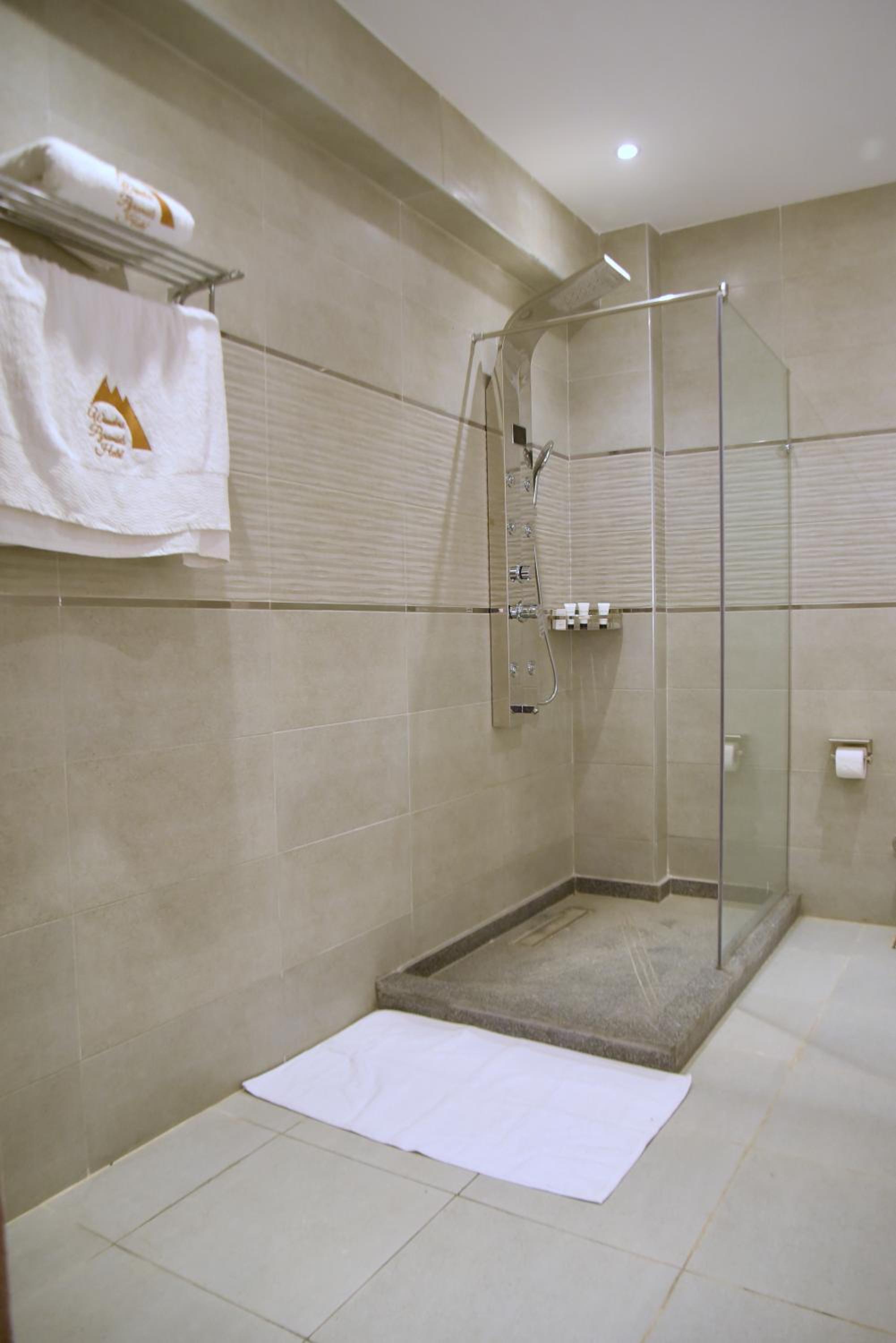 Pyramids Wonders Hotel