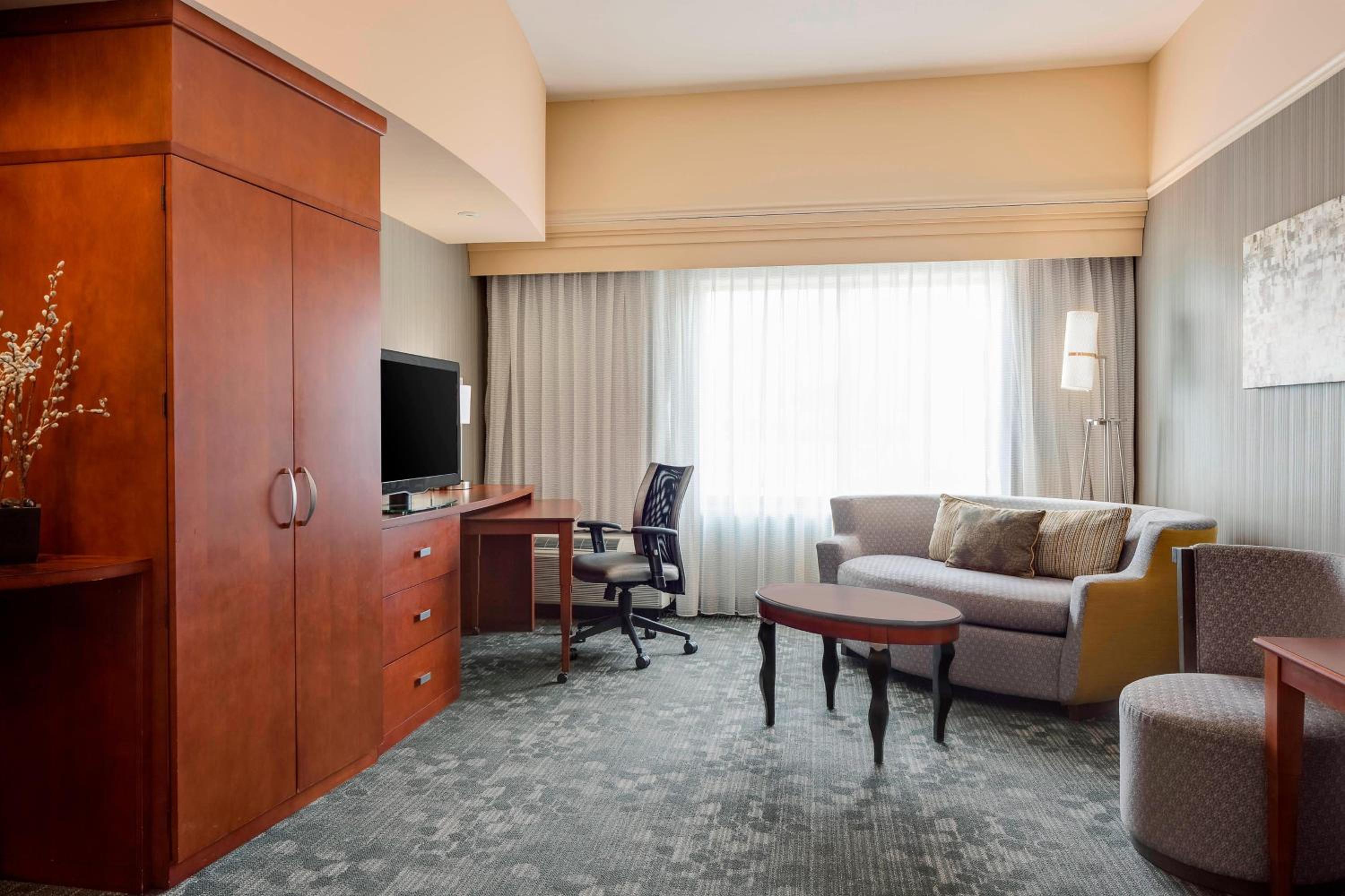 Columbia Vacations - Courtyard by Marriott Columbia - Property Image 5