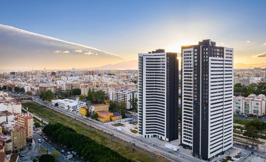 Modern 2 bed apartment 23 floor Urban Sky