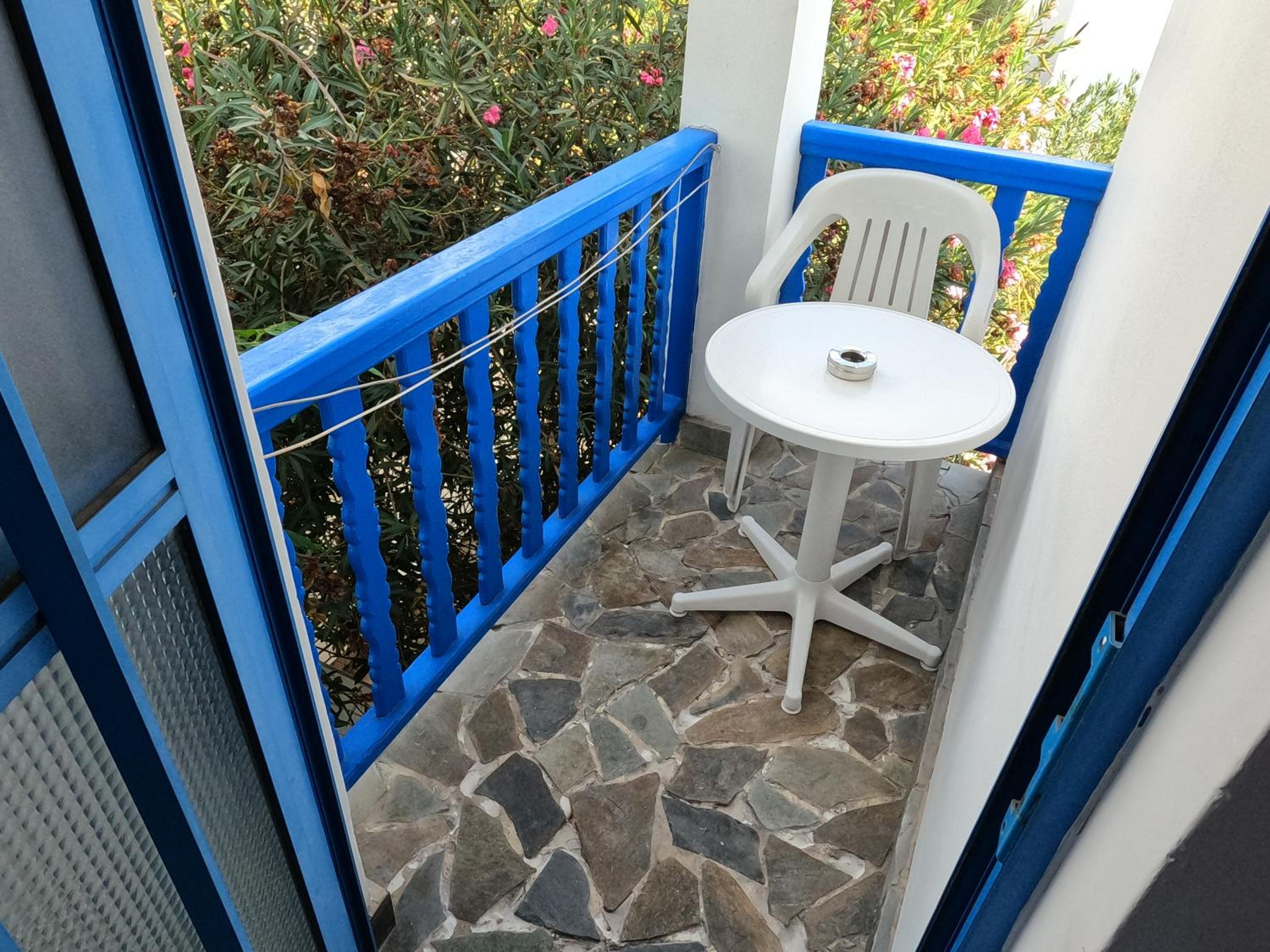 Island Budget Apartments