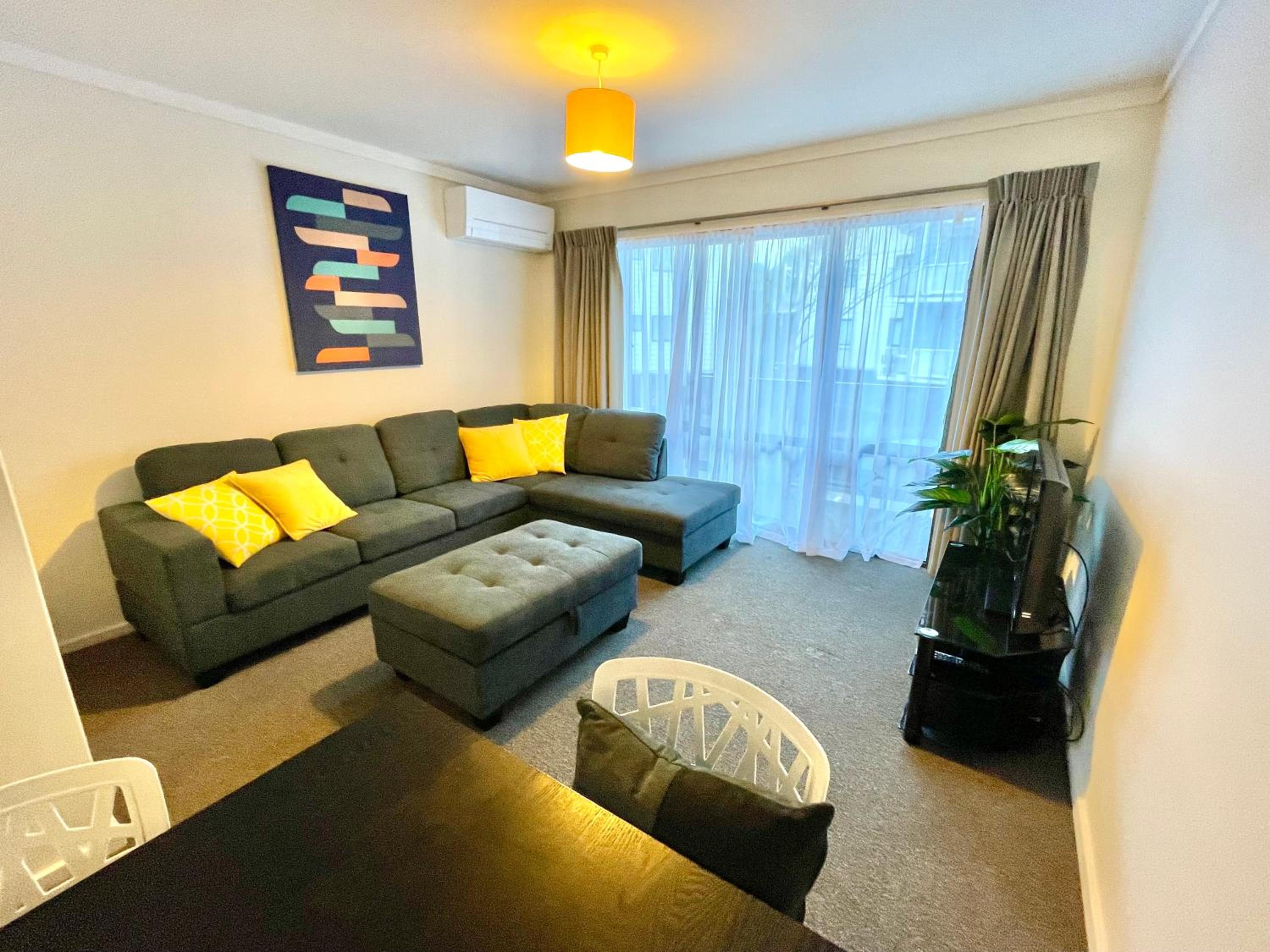 OK Holiday Unit #5 - Queenstown Holiday Apartment view 2