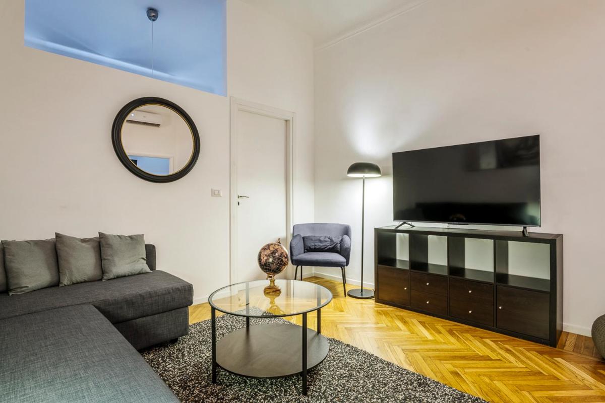 Luxury 4 bedrooms apartments Close to Duomo
