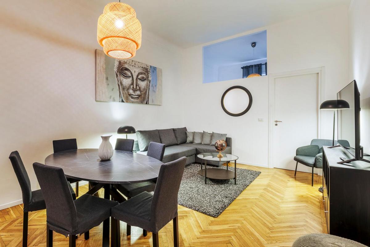 Luxury 4 bedrooms apartments Close to Duomo