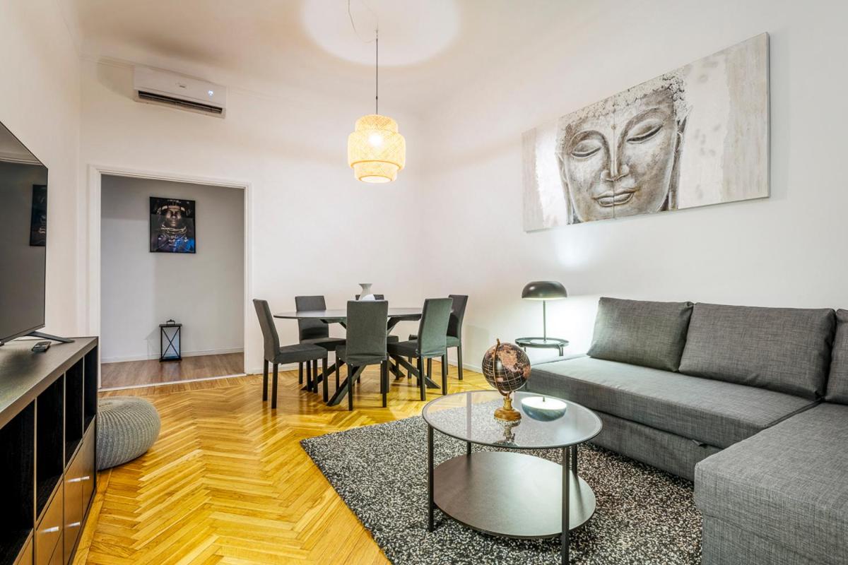 Luxury 4 bedrooms apartments Close to Duomo