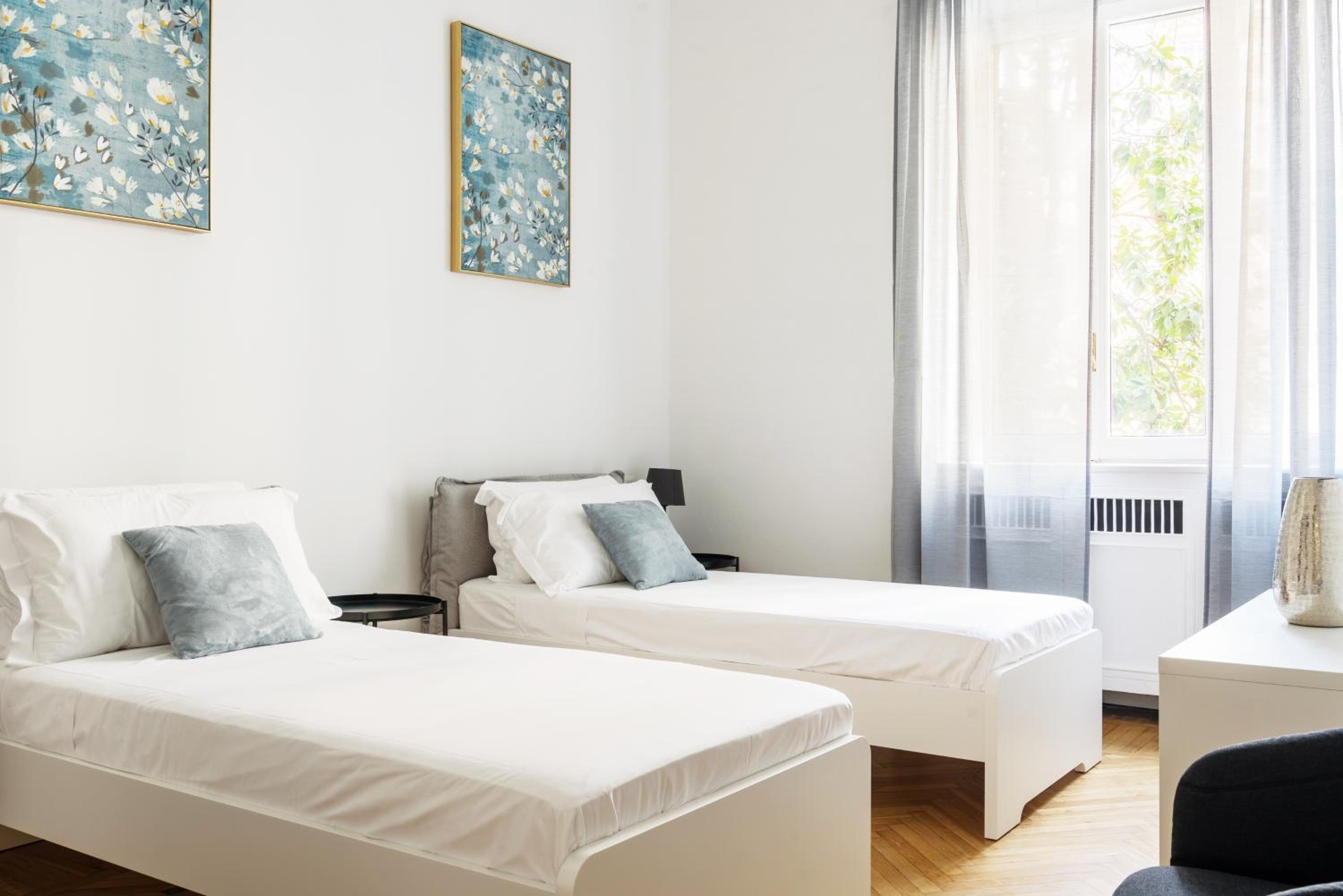 Luxury 4 bedrooms apartments Close to Duomo
