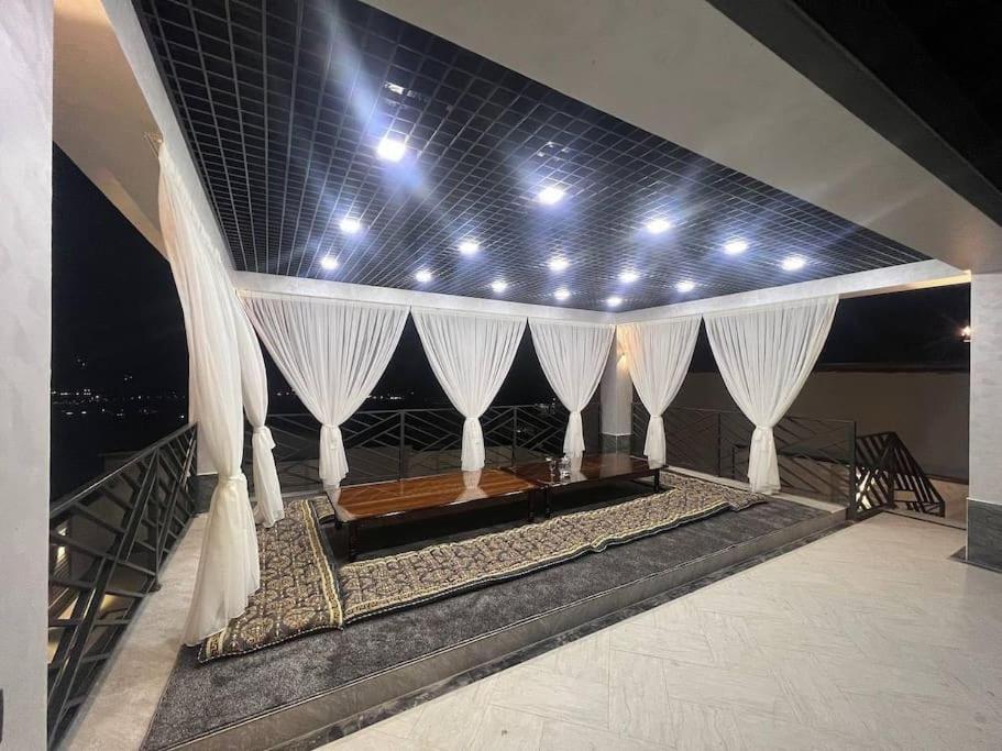 Manzara house