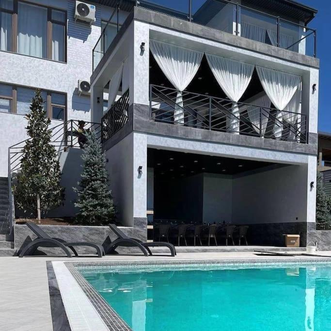 Manzara house