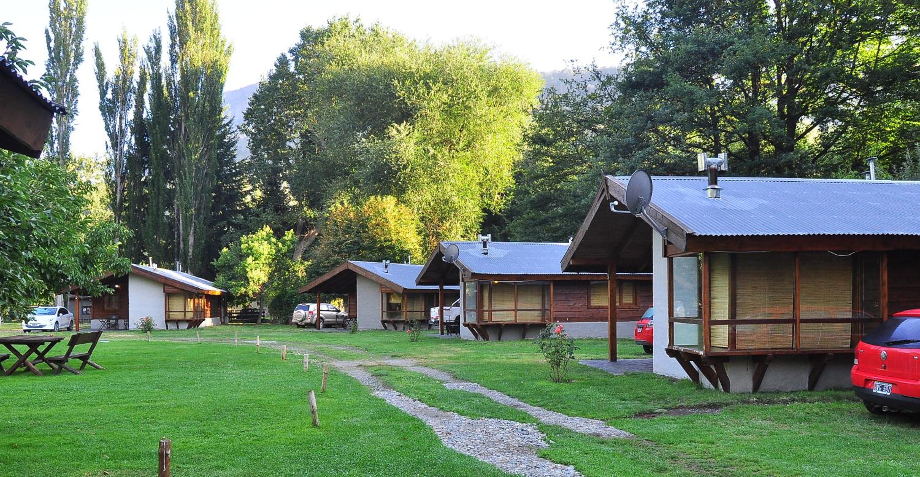Cabañas y Hosteria Aldea Los Huemules