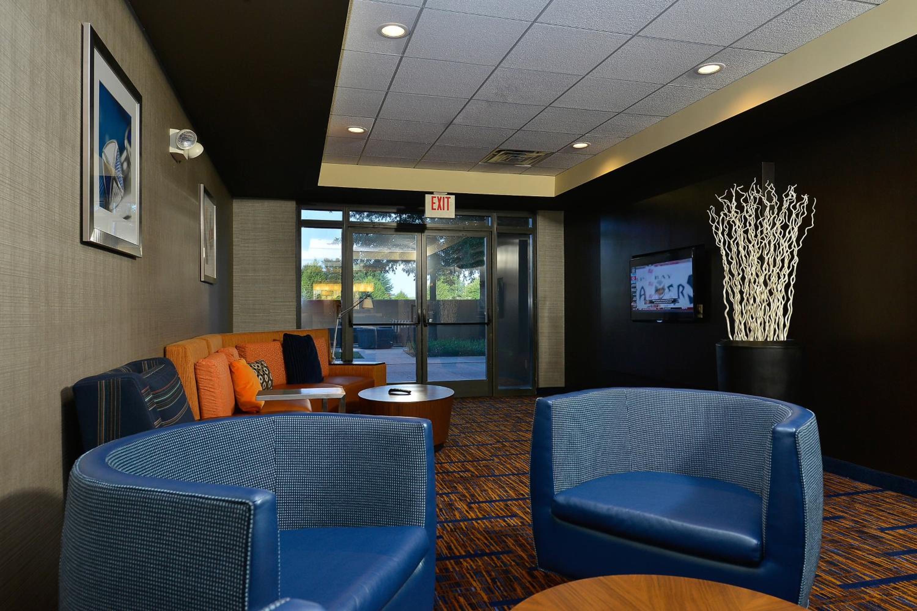 Courtyard by Marriott Bentonville view 4