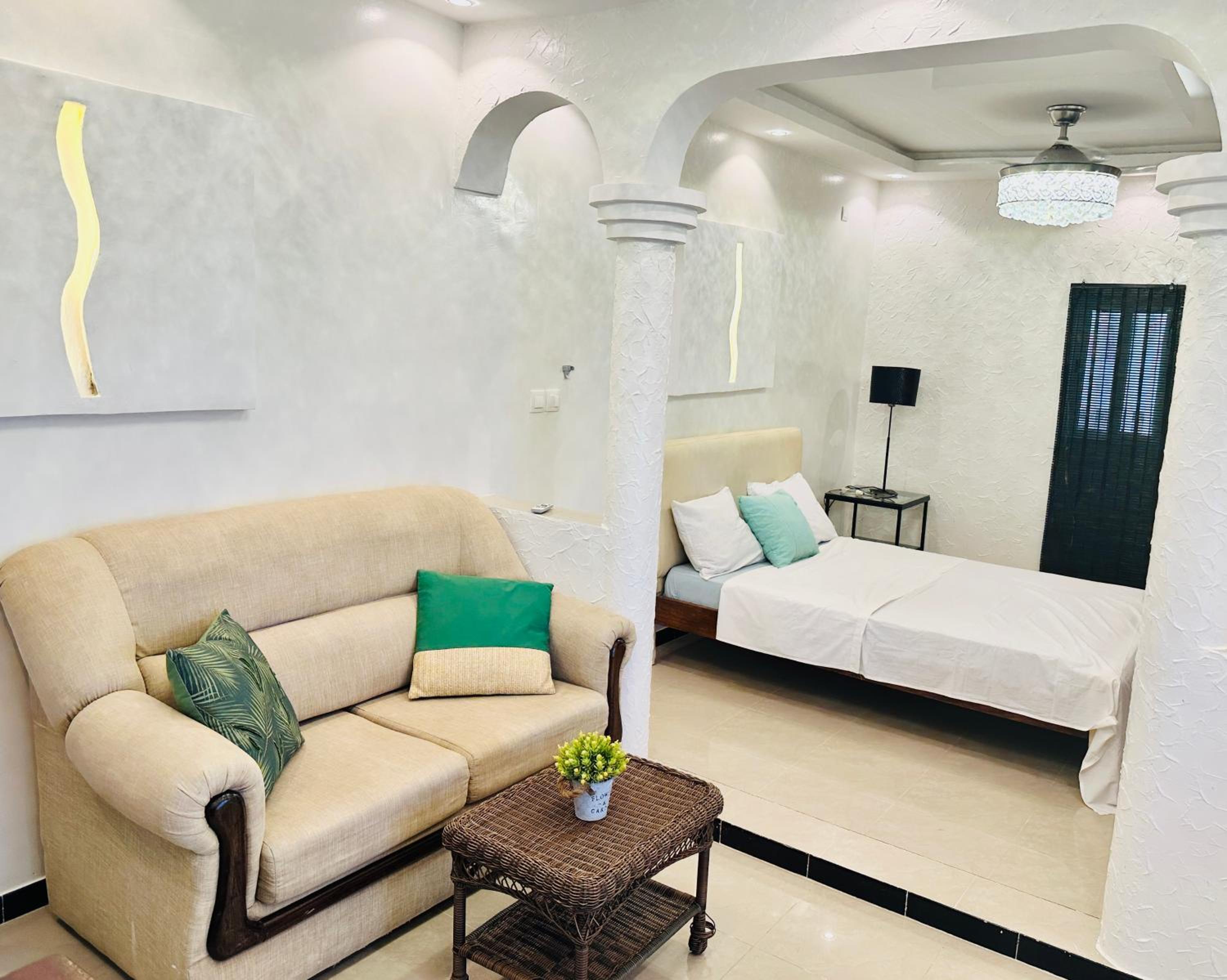 Rooftop Studio with Private Sun Terrace