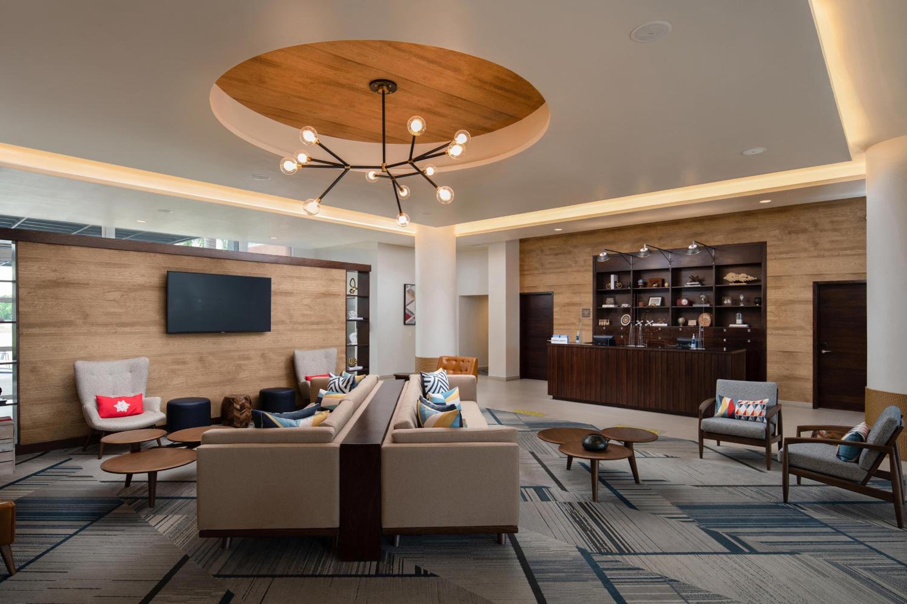 Hotel Four Points by Sheraton  - Image 1