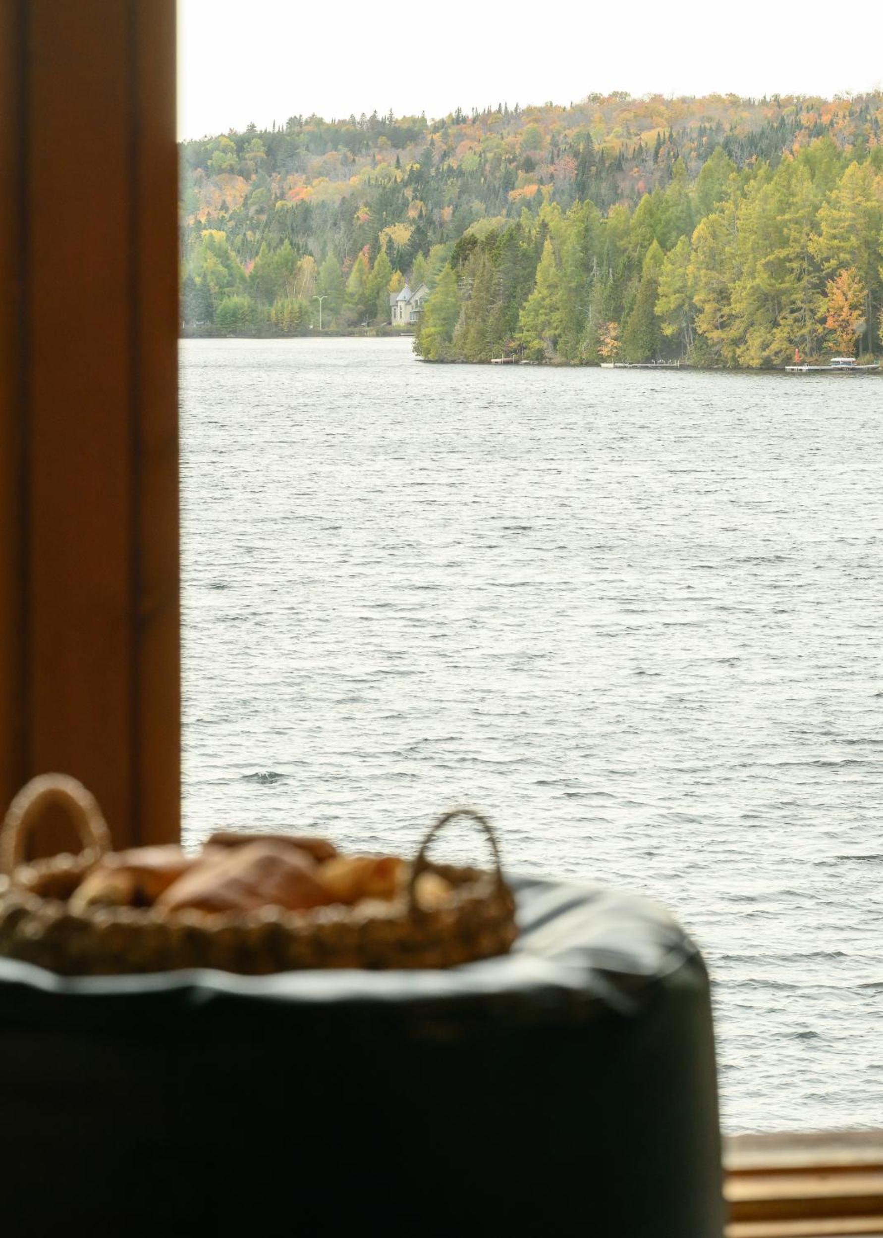 Le Château Bord De Lac et Plage et BBQ