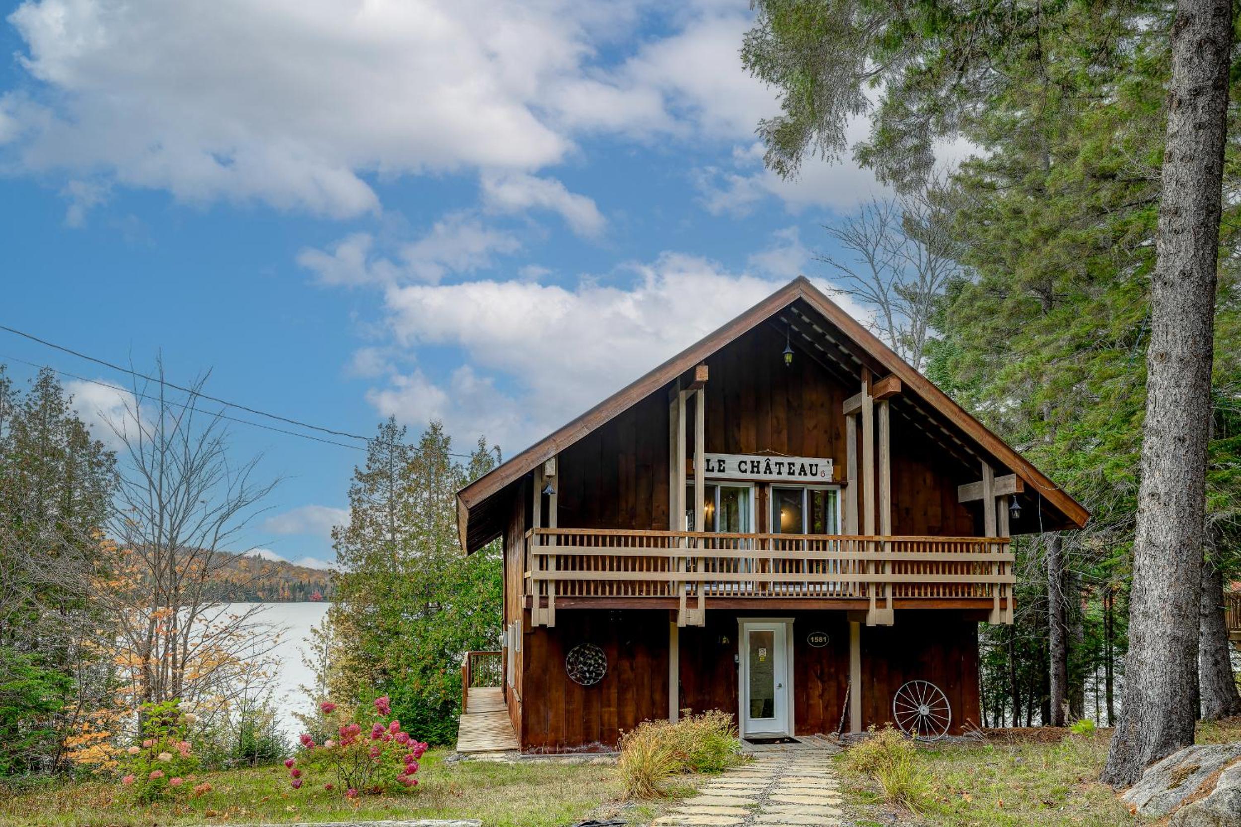 Le Château Bord De Lac et Plage et BBQ