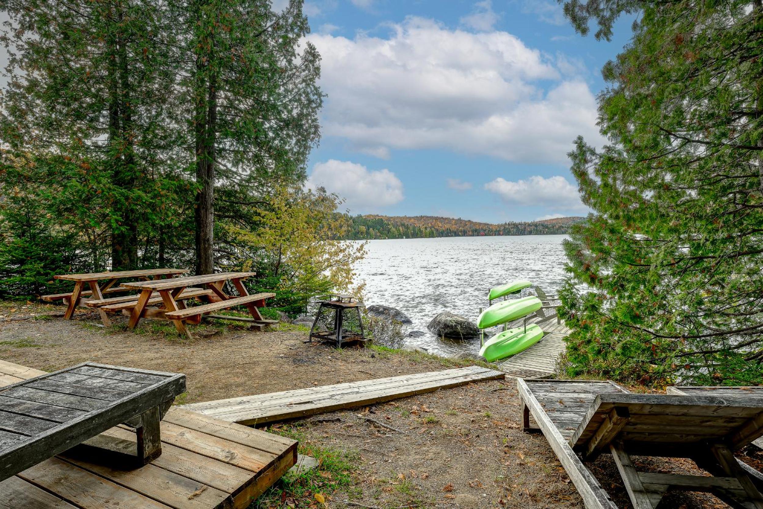 Le Château Bord De Lac et Plage et BBQ