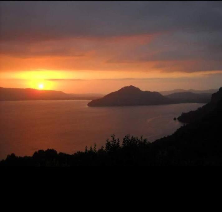 Cabaña con vista al Lago Colico