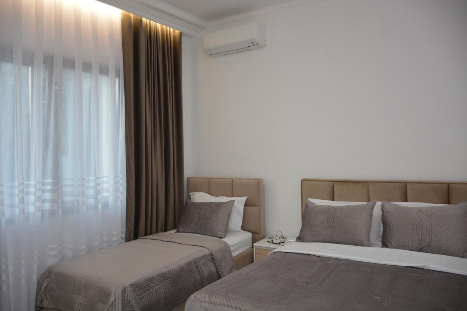 Guest House Nuhellari - Quiet family stay near Osumi Canyons