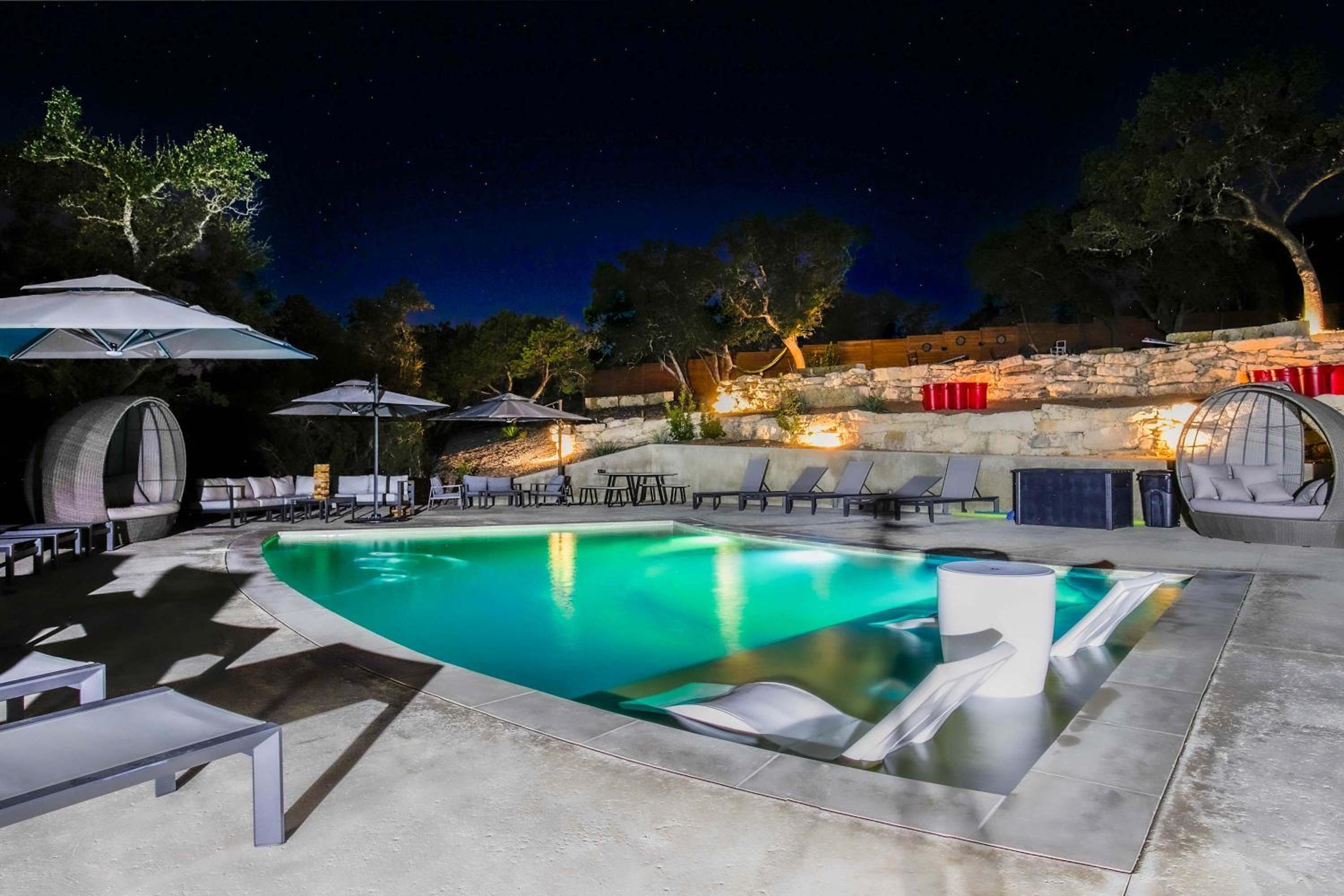 Starlight Horizon Cabin D - Pet-Friendly Texas Hill Country Cabin Near Canyon Lake - Pool, Stargazing & Group Getaways - Sleeps 8