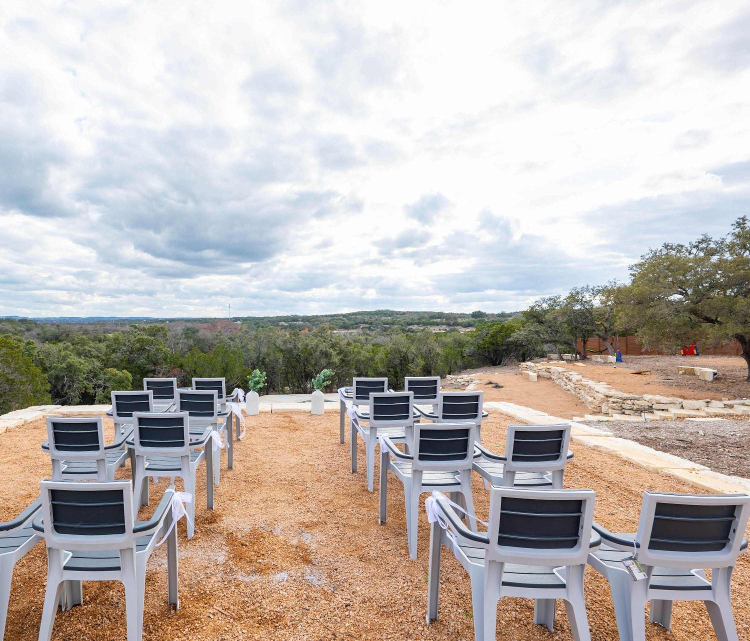 Starlight Horizon Cabin E - Pet-Friendly Texas Hill Country Cabin Near Canyon Lake - Pool, Stargazing & Group Getaways - Sleeps 8