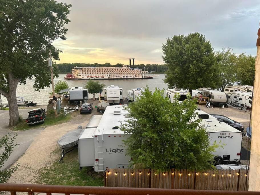 Mansion on the Mississippi River-7 Bedrooms&Baths view 3