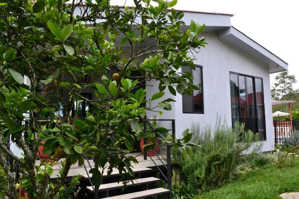 Cabaña Adropao Campestre con piscina y bbq